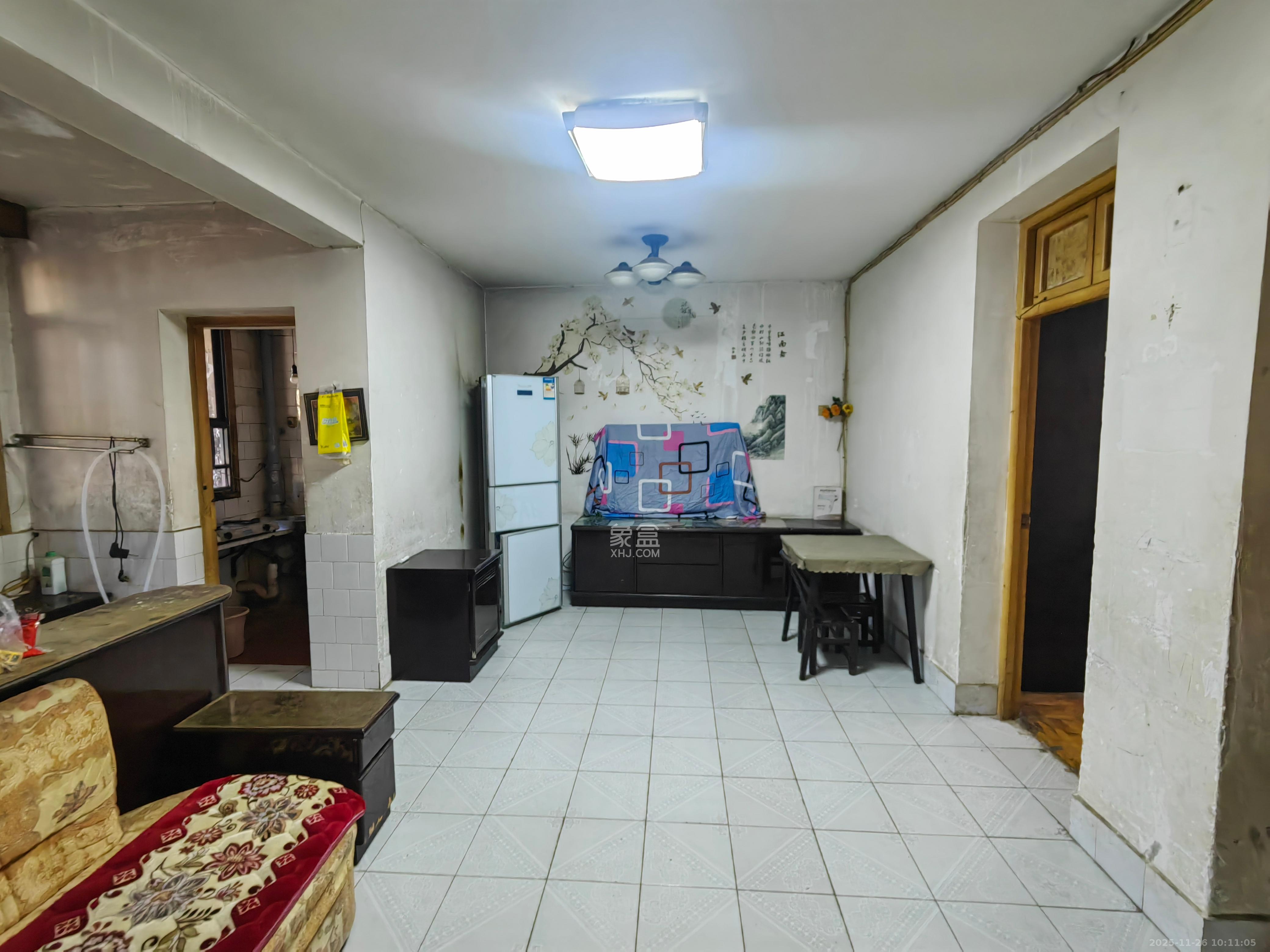 汽制宿舍 2室2厅1卫 1100.0元/月 汽制宿舍 2室2厅1卫 1100.0元/月室内图