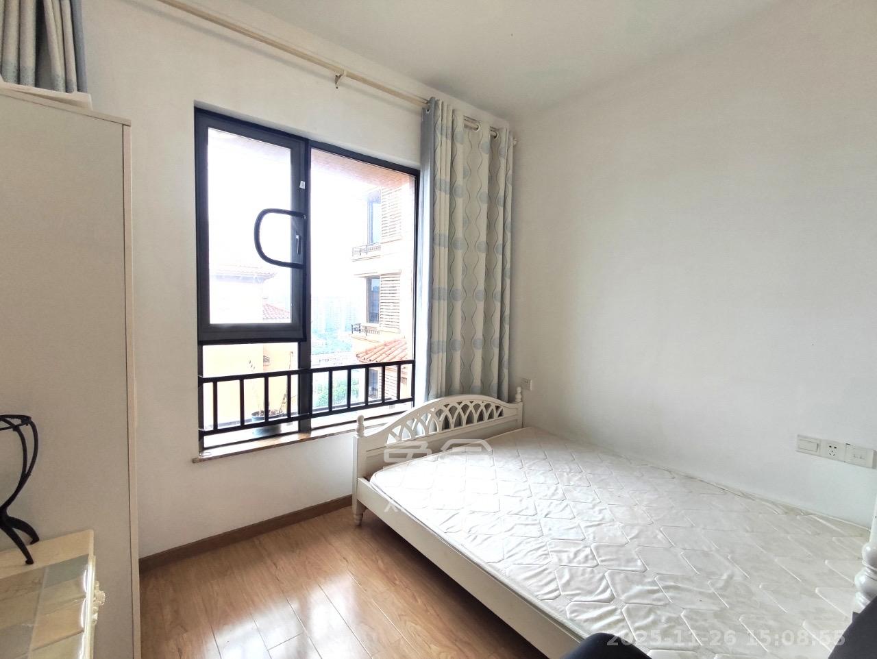 珠江郦城薰衣道 3室2厅1卫 2500.0元/月 珠江郦城薰衣道 3室2厅1卫 2500.0元/月室内图