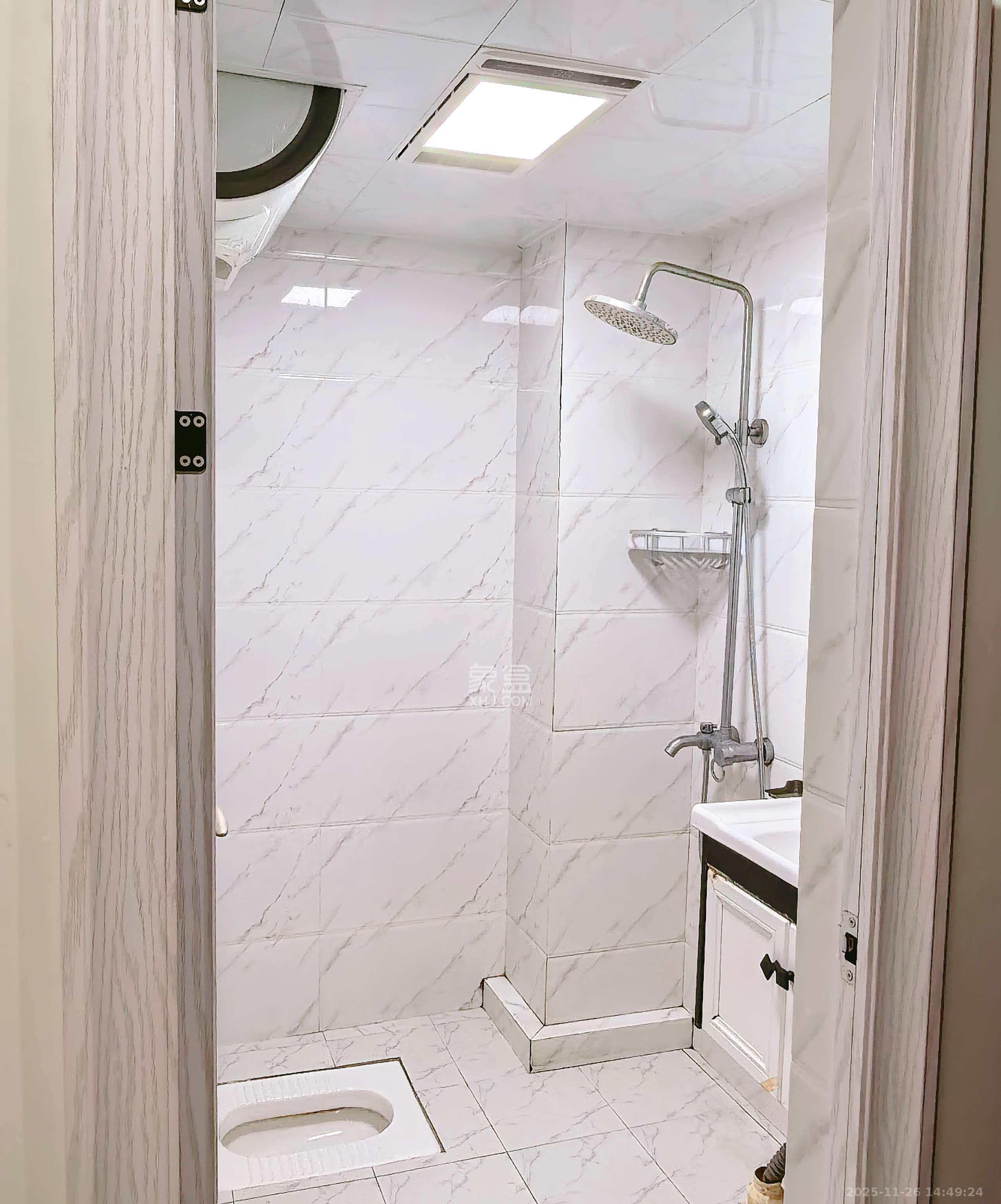 中交里城  1室1厅1卫    1500.0元/月室内图