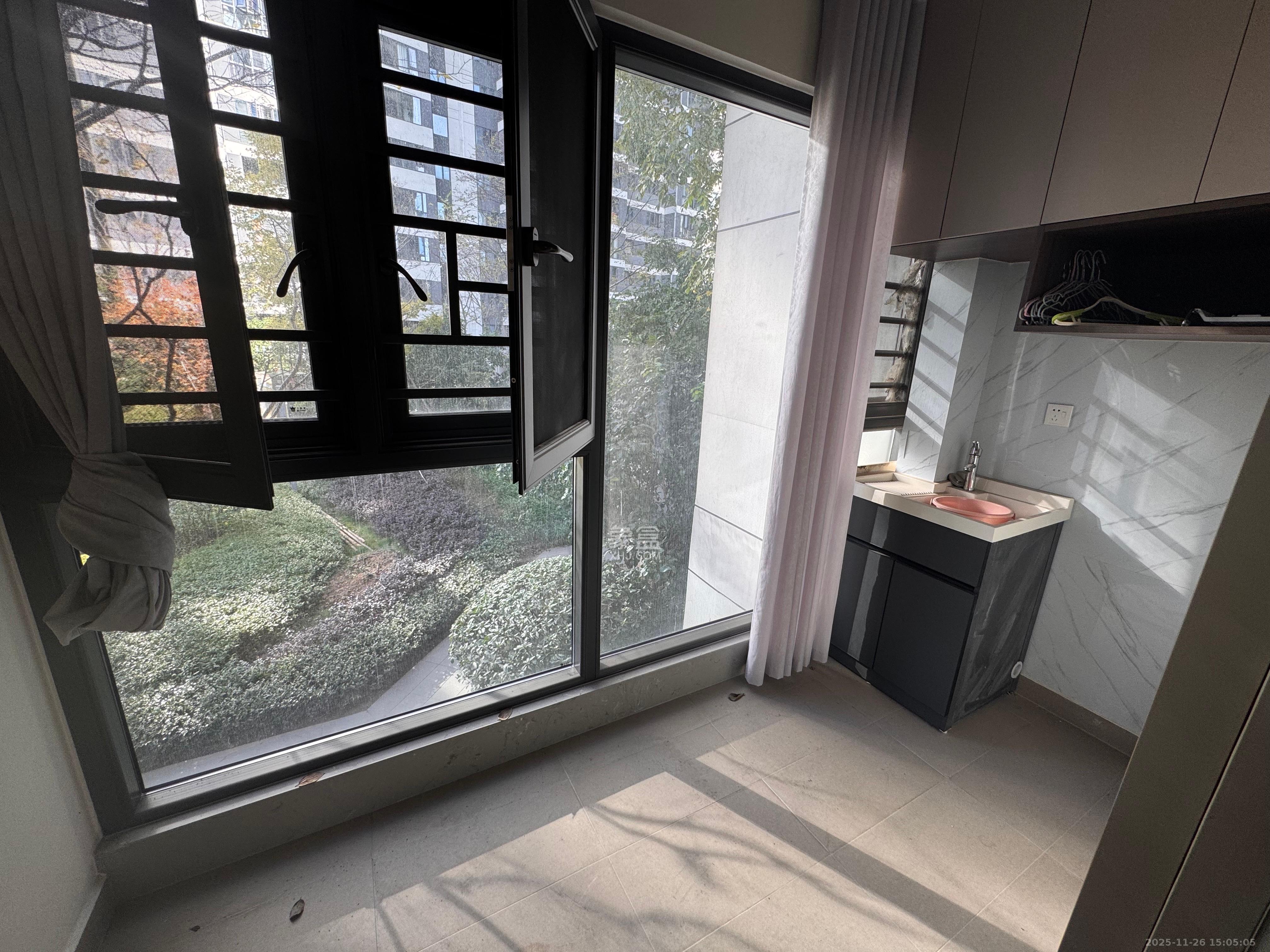 旭辉都会山 3室2厅2卫 3800.0元/月 旭辉都会山 3室2厅2卫 3800.0元/月室内图