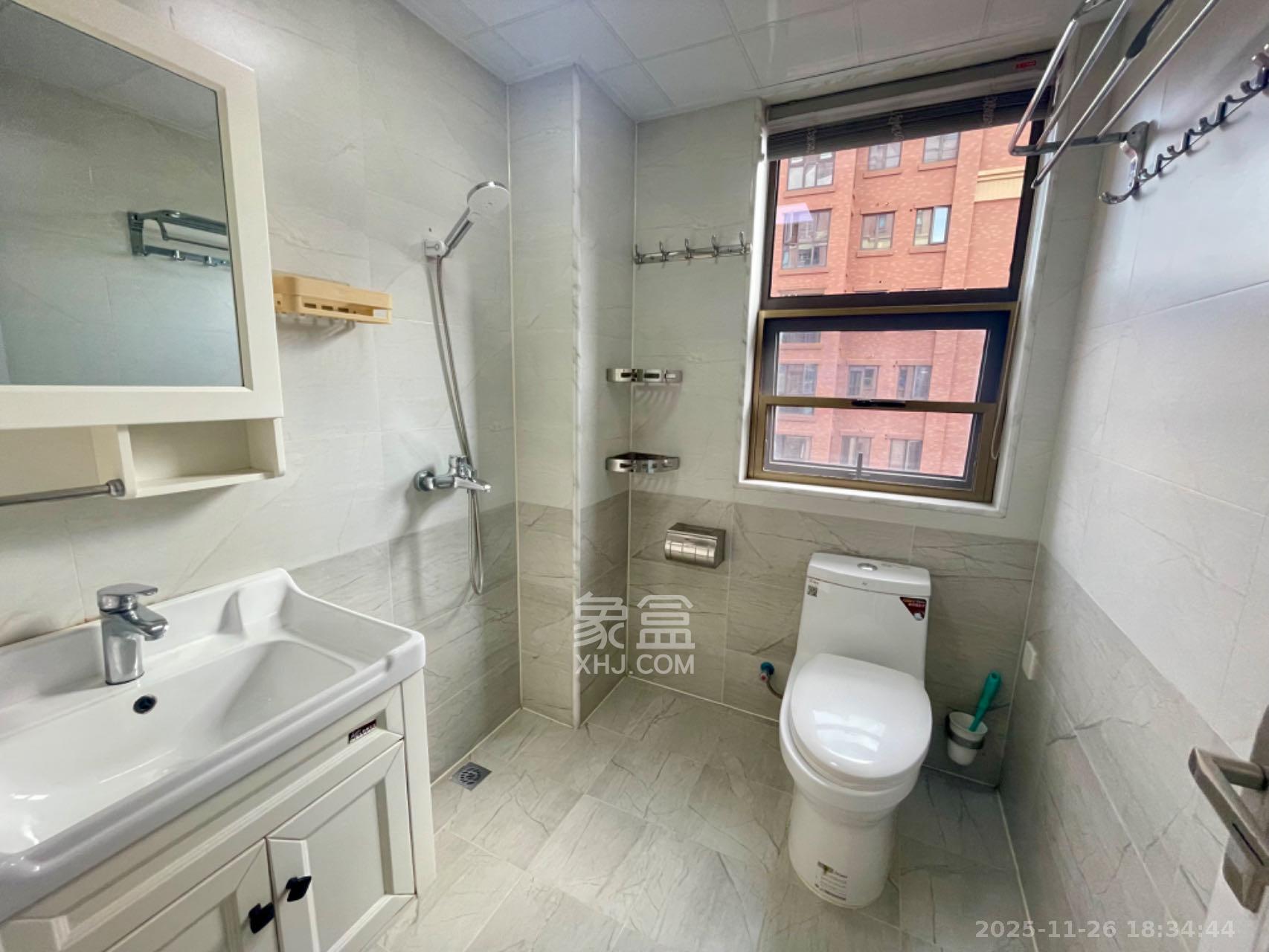 润屋美院  4室2厅2卫    3700.0元/月室内图