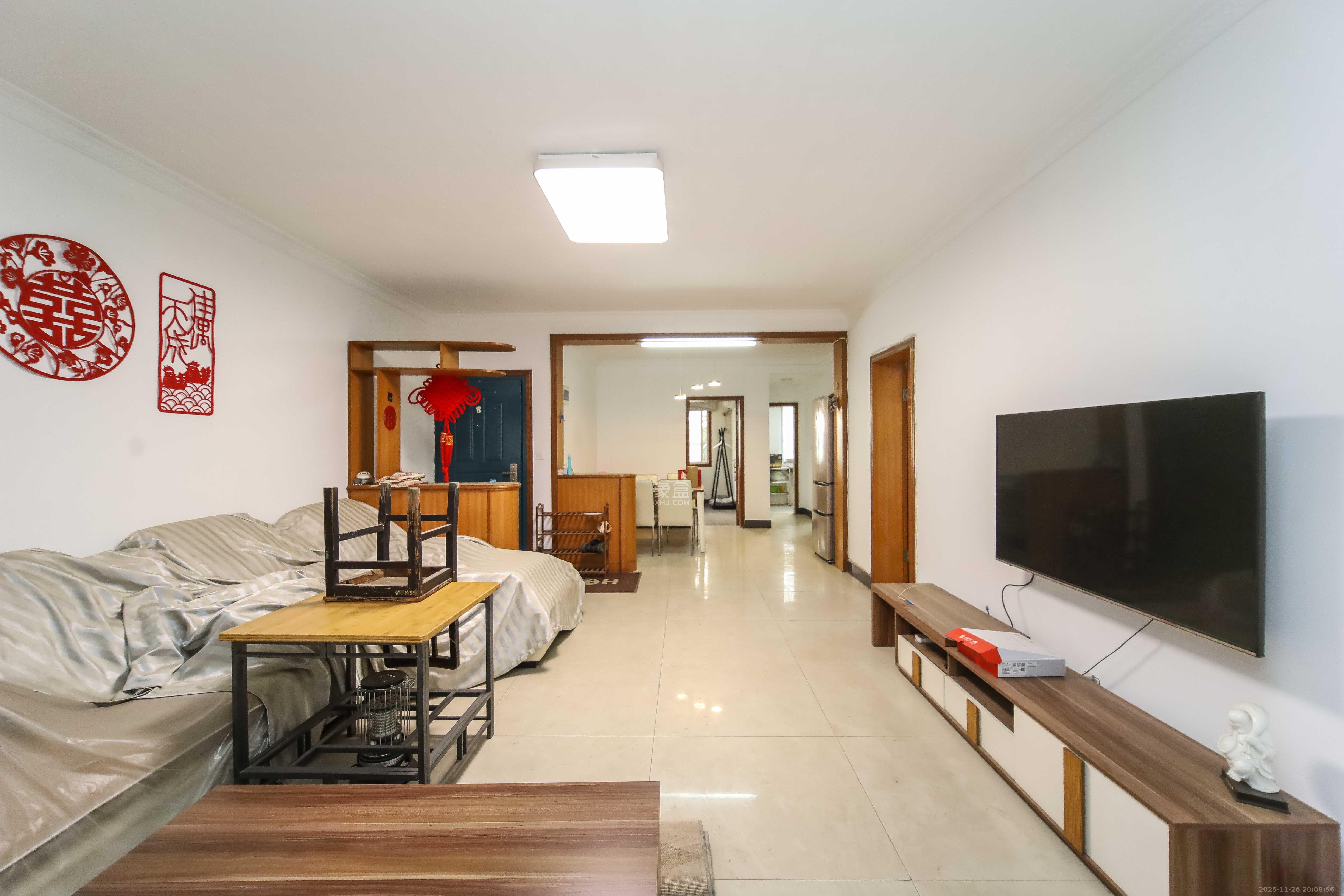 新桥小区  3室2厅2卫    75.8万客厅