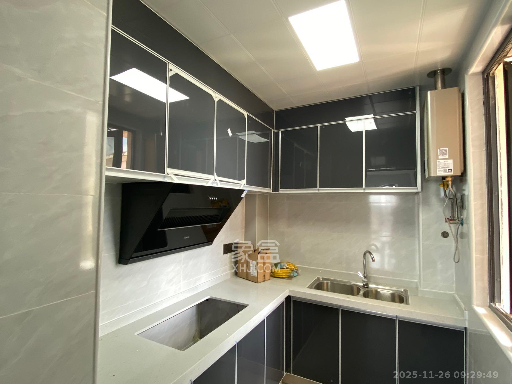 荣盛岳麓峰景 3室2厅2卫 2200.0元/月 荣盛岳麓峰景 3室2厅2卫 2200.0元/月室内图