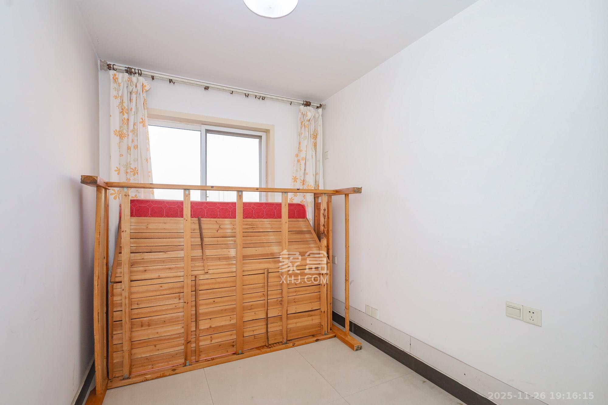 枫林美景  2室2厅1卫    55.0万卧室