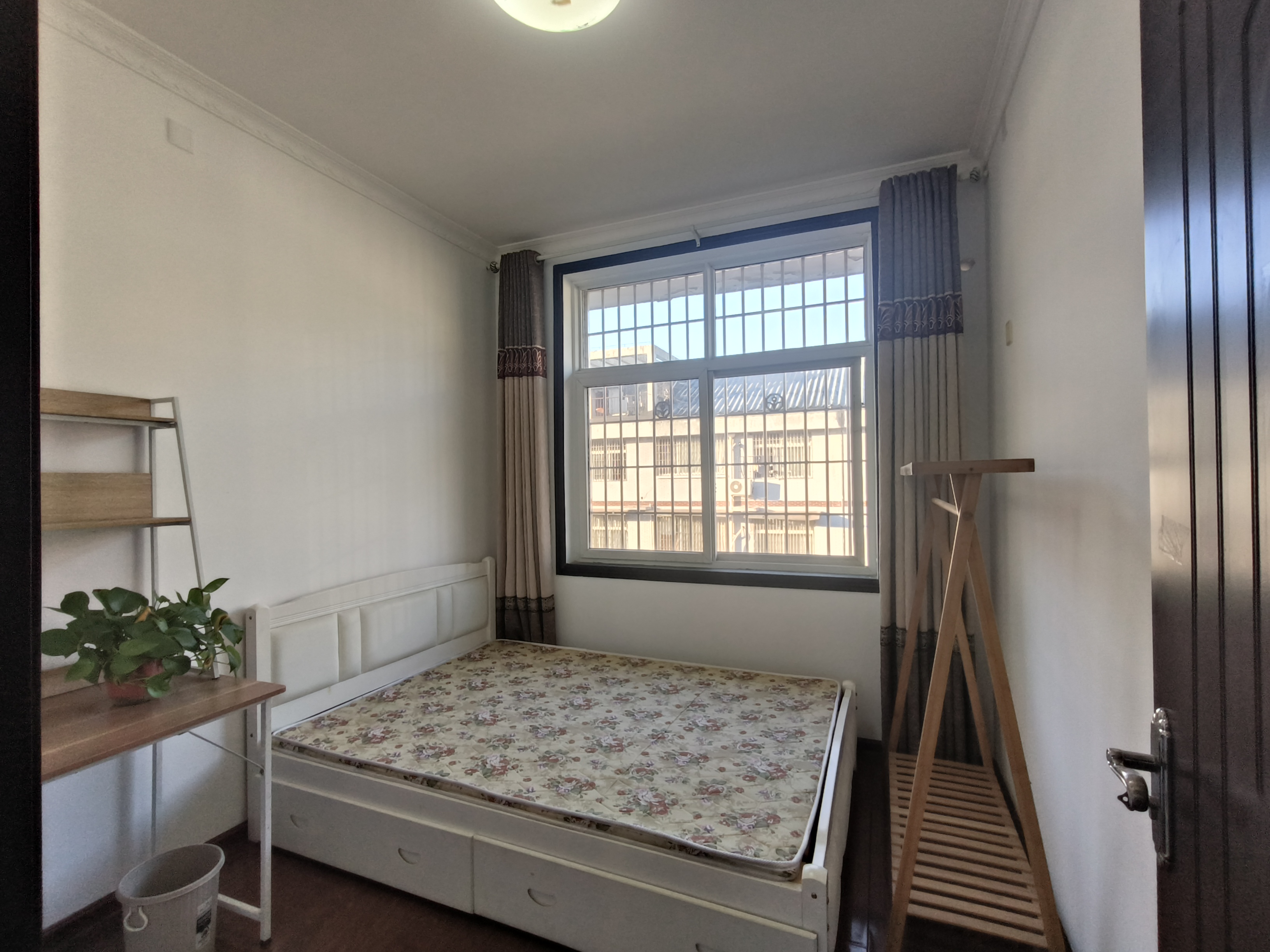 广圆秀之都  3室2厅2卫    29.8万客厅