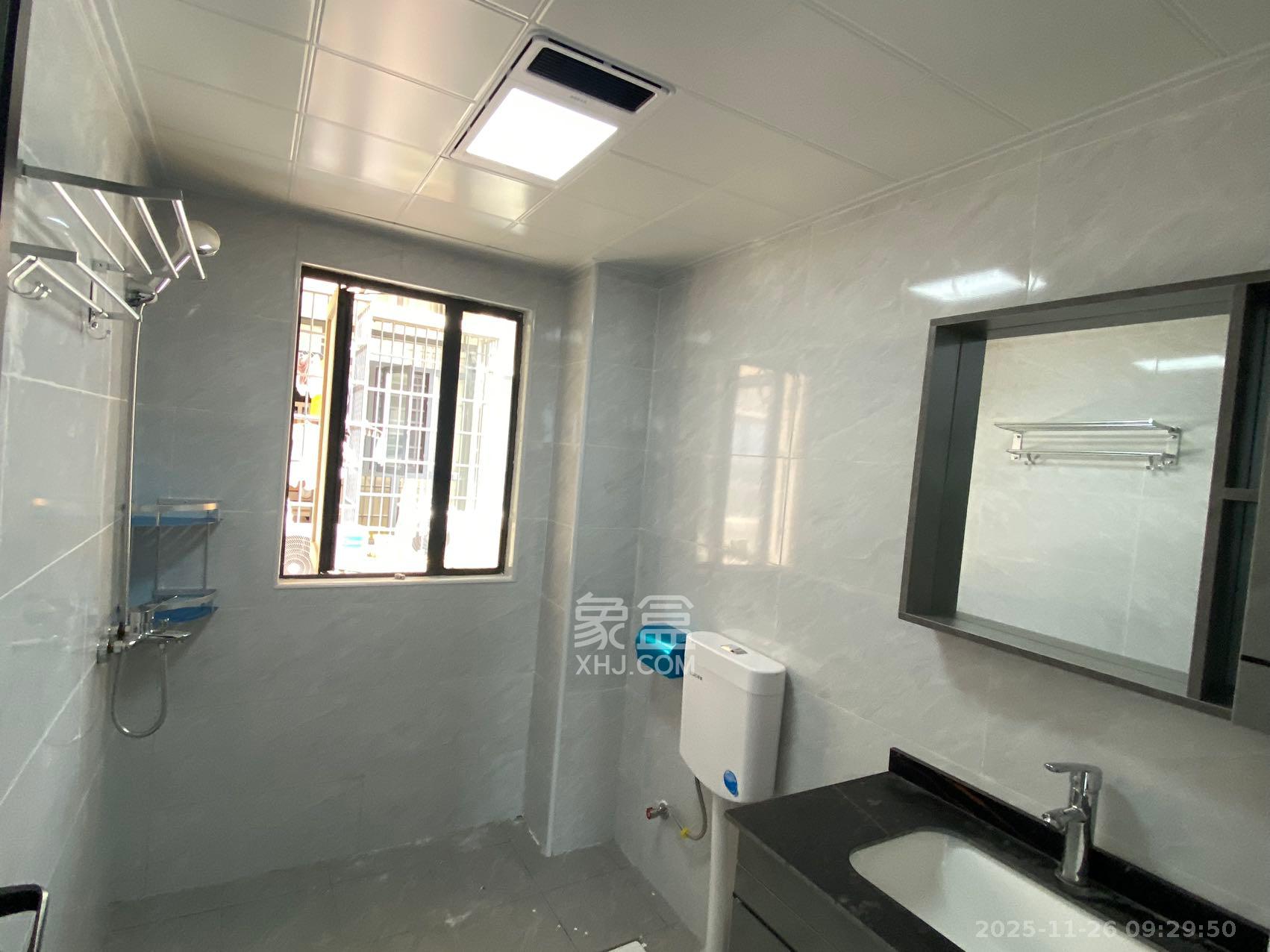 荣盛岳麓峰景 3室2厅2卫 2200.0元/月 荣盛岳麓峰景 3室2厅2卫 2200.0元/月室内图