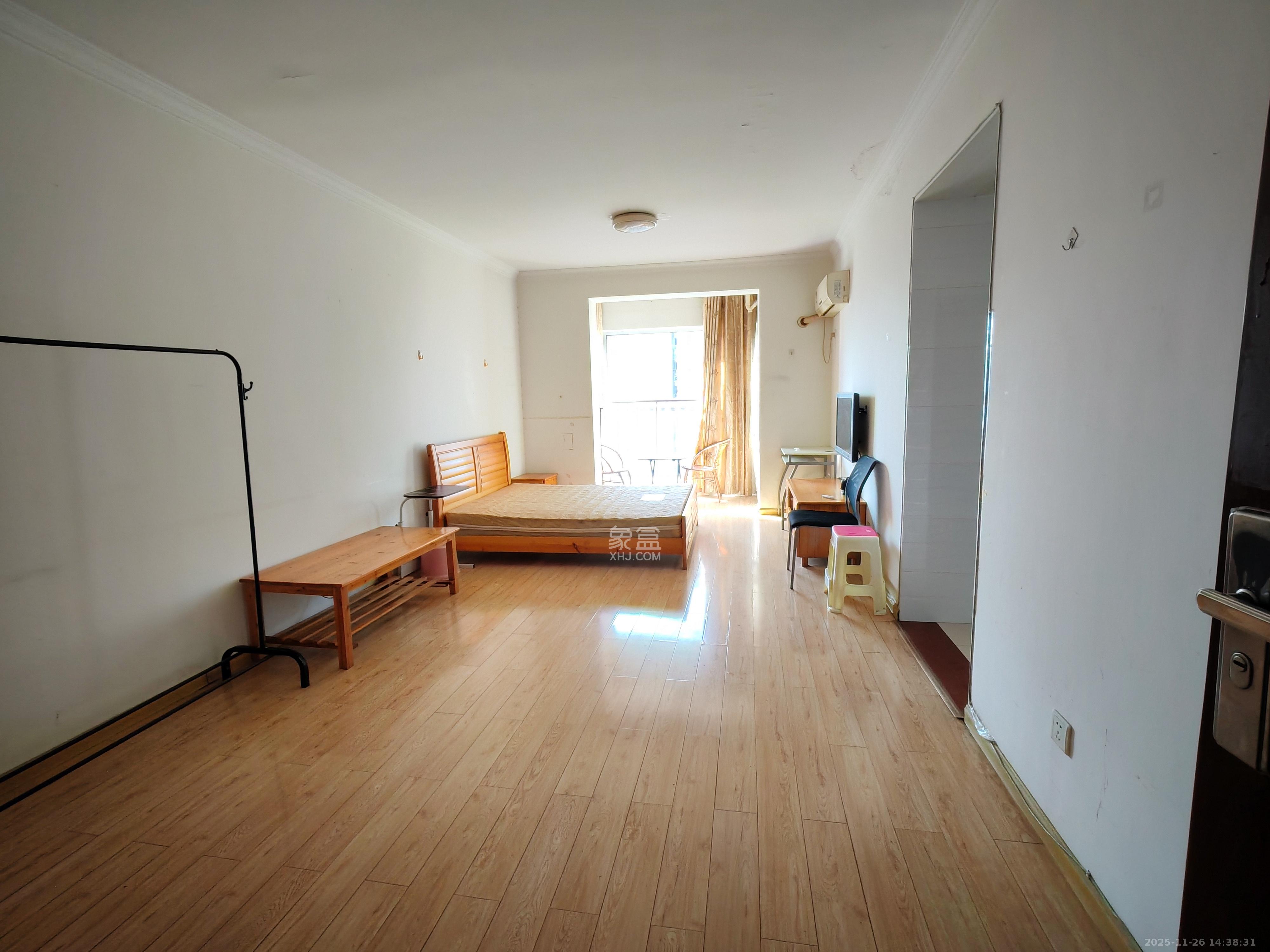 左岸右岸 1室1厅1卫 1600.0元/月 左岸右岸 1室1厅1卫 1600.0元/月室内图