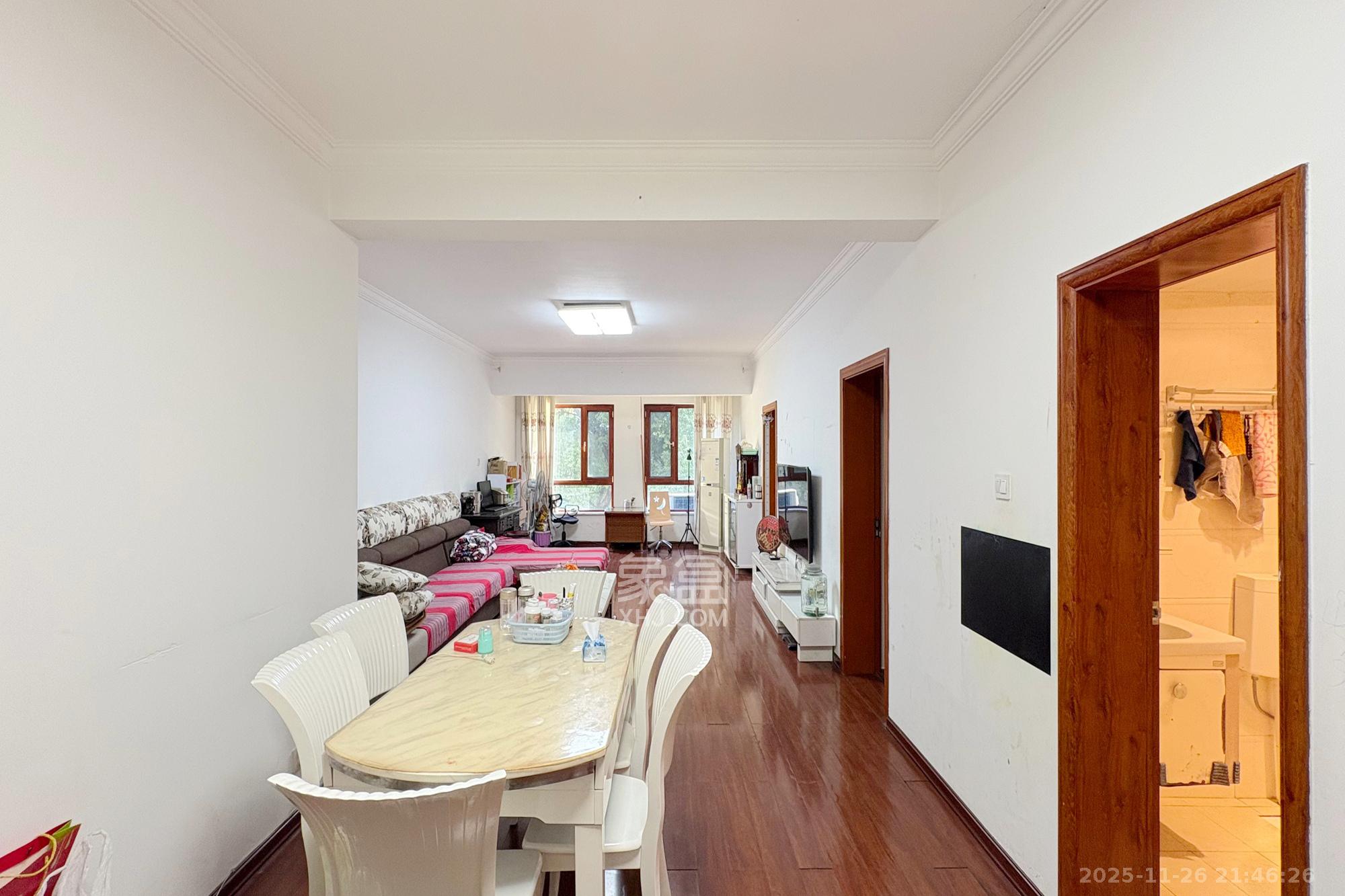 雍景园 2室2厅1卫 75.0万 雍景园 2室2厅1卫 75.0万客厅