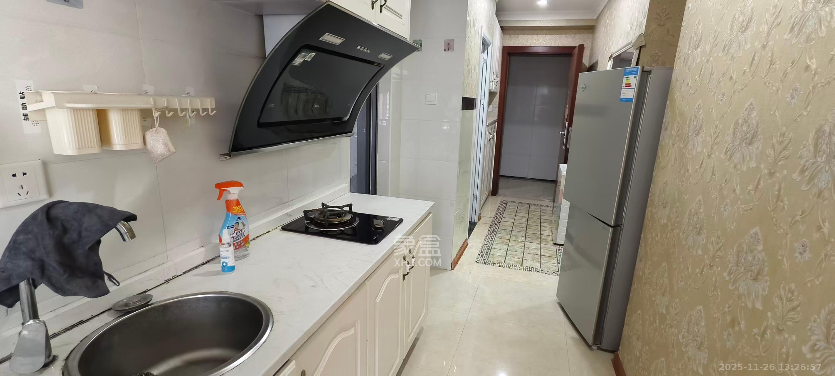 东怡外国(南湖一号) 2室1厅1卫 2400.0元/月 东怡外国(南湖一号) 2室1厅1卫 2400.0元/月室内图