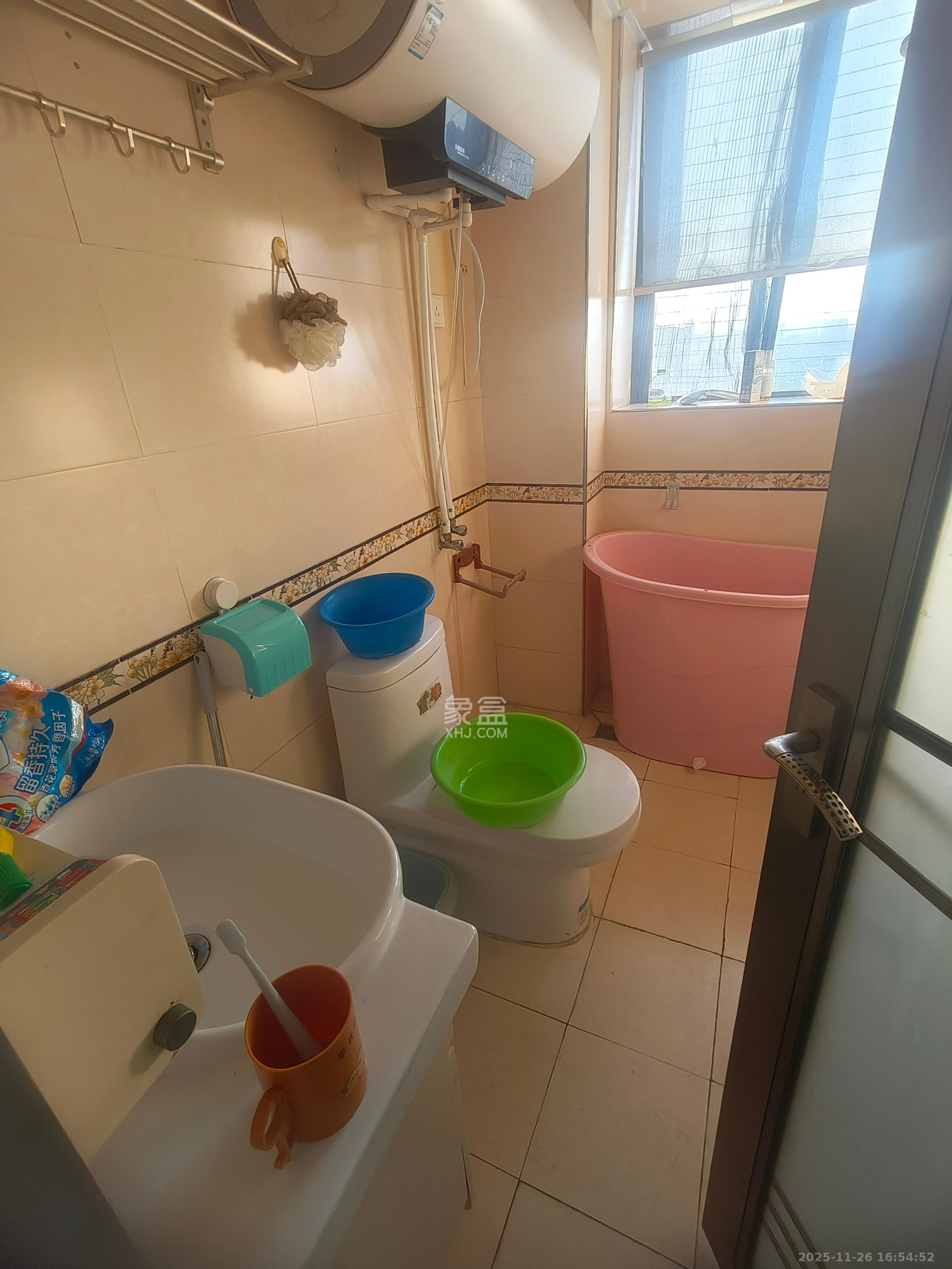 锦湘国际星城三期(锦绣苑) 3室2厅2卫 2700.0元/月 锦湘国际星城三期(锦绣苑) 3室2厅2卫 2700.0元/月室内图