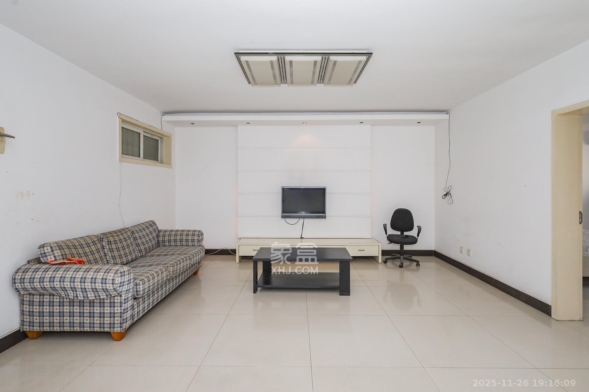 枫林美景  2室2厅1卫    55.0万客厅