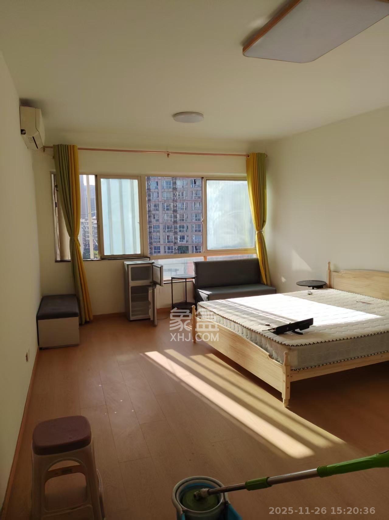 四季美景一、二期 1室1厅1卫 1400.0元/月 四季美景一、二期 1室1厅1卫 1400.0元/月室内图