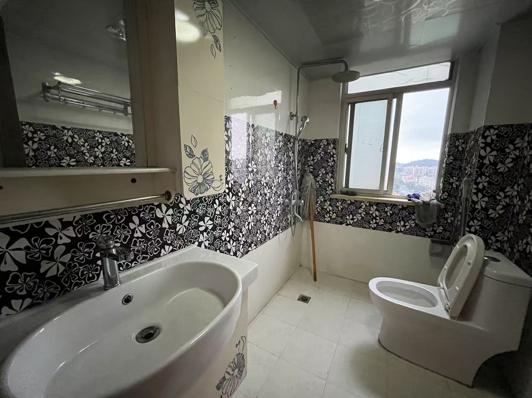 书香名邸一期 1室1厅1卫 1600.0元/月 书香名邸一期 1室1厅1卫 1600.0元/月室内图