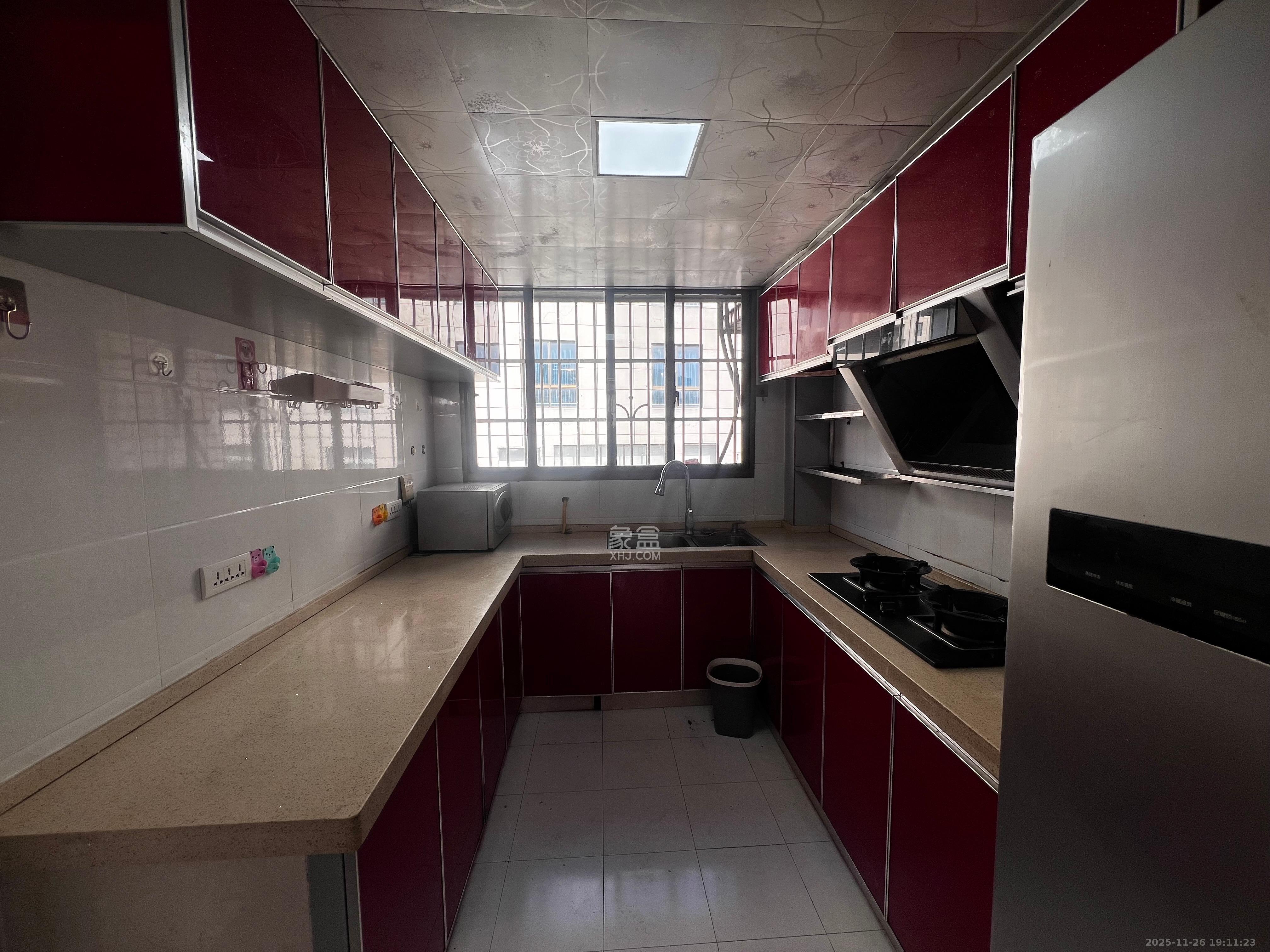 青园小区(青园社区安置房) 2室2厅1卫 1700.0元/月 青园小区(青园社区安置房) 2室2厅1卫 1700.0元/月室内图