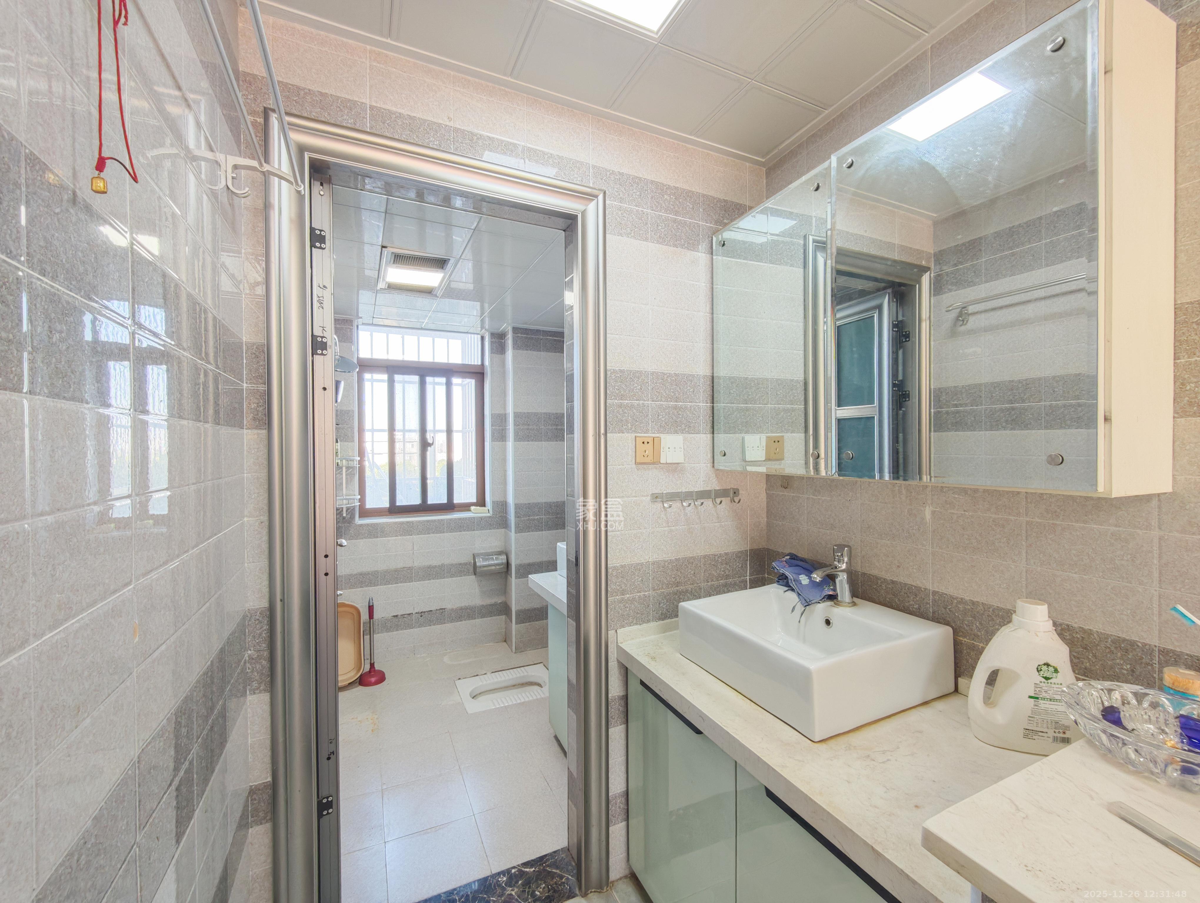 新城景苑 4室2厅1卫 63.8万 新城景苑 4室2厅1卫 63.8万卫生间