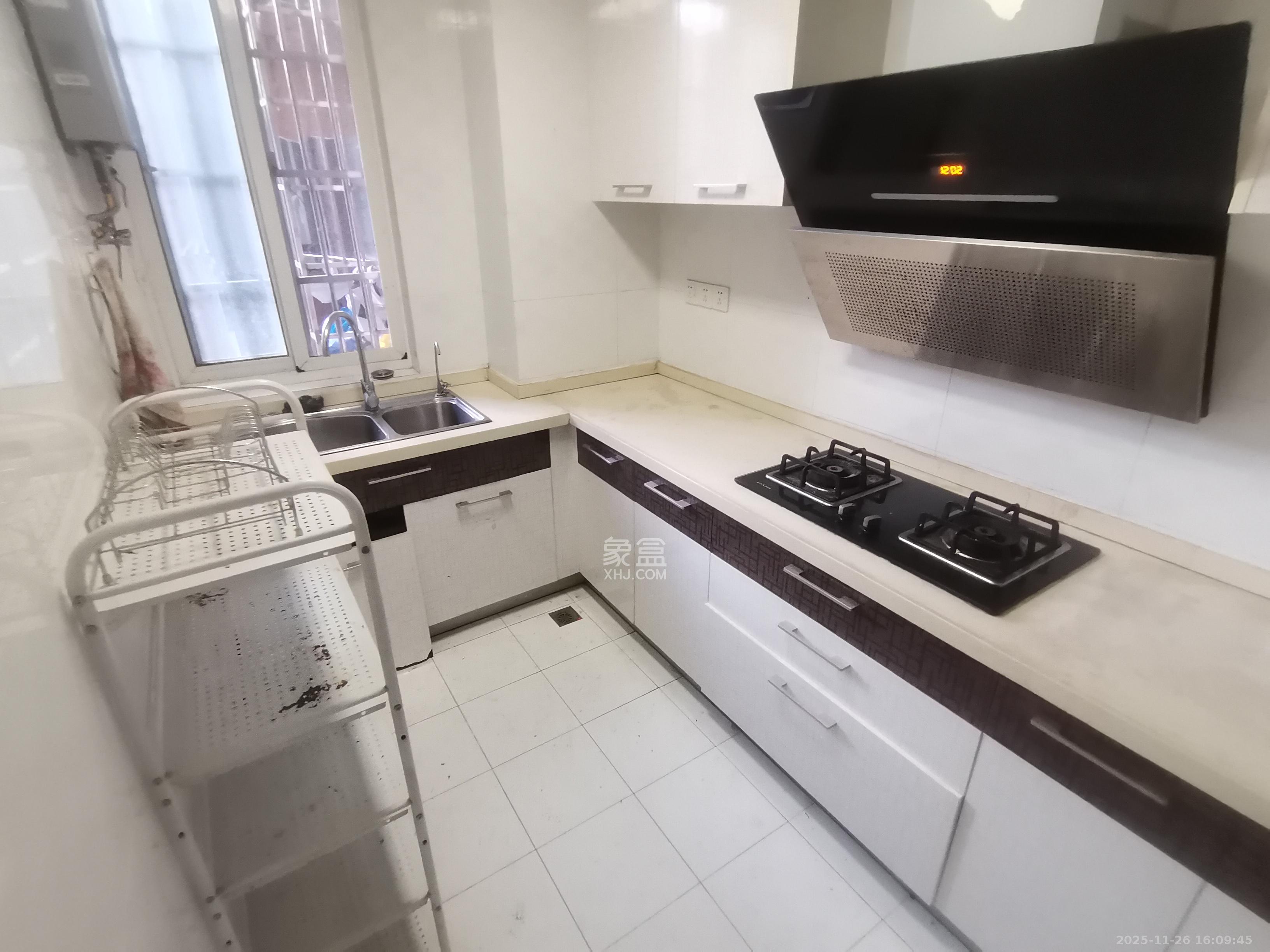 保利香槟国际  1室0厅0卫    3000.0元/月