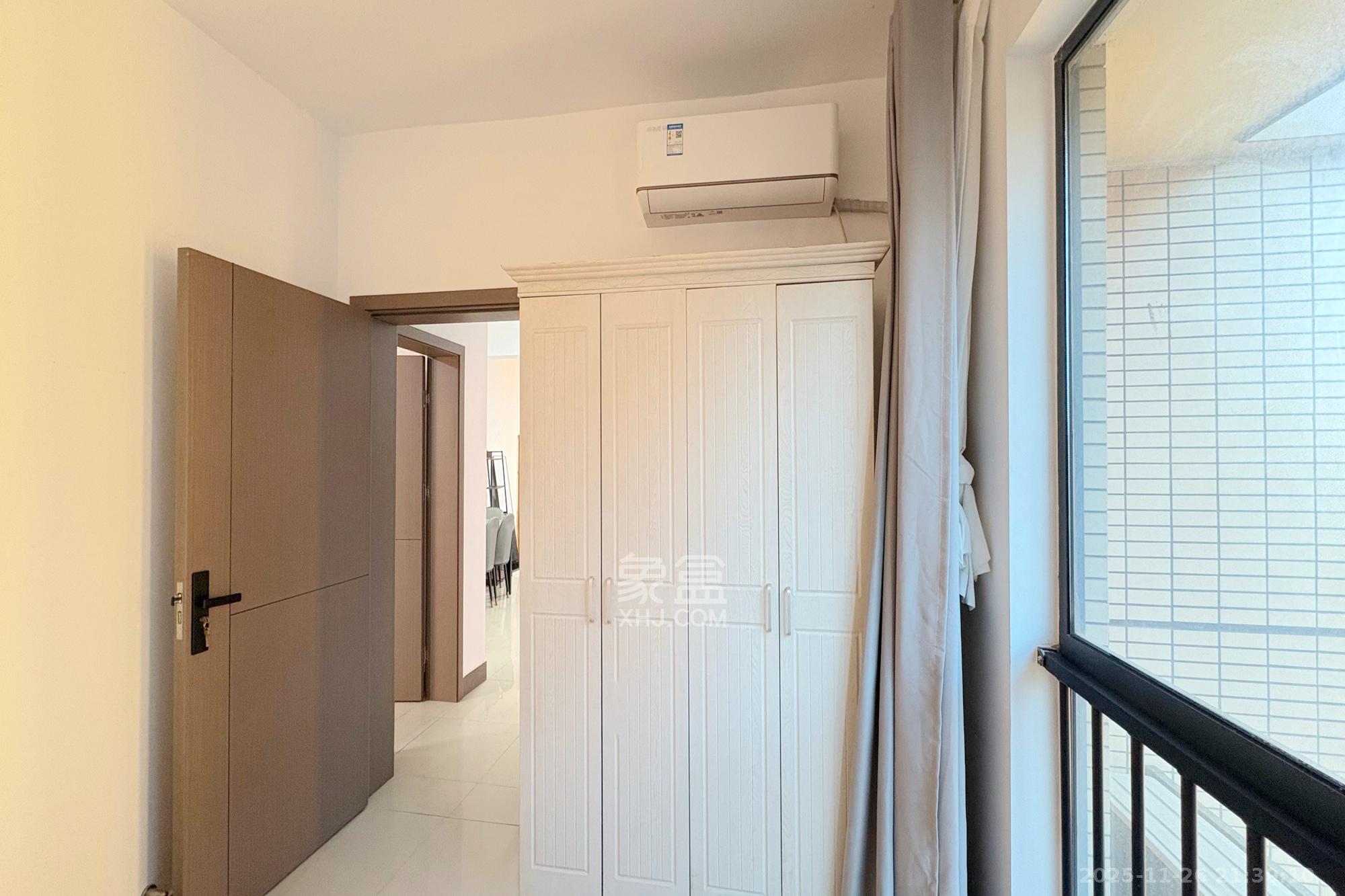 融圣国际  2室1厅1卫    89.0万卧室