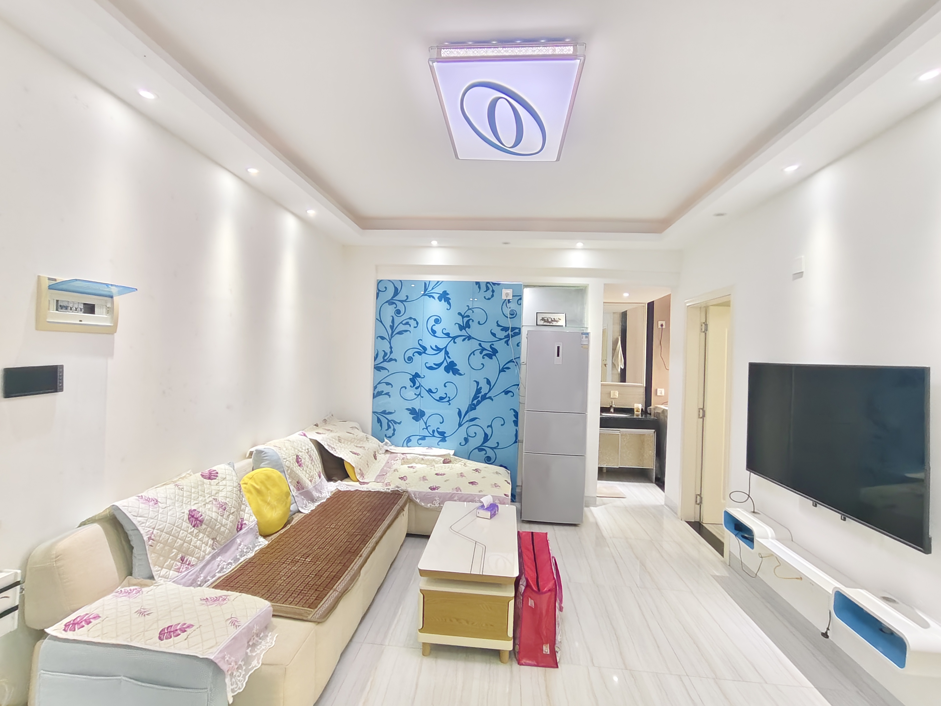 花漾年  2室1厅1卫    2200.0元/月室内图