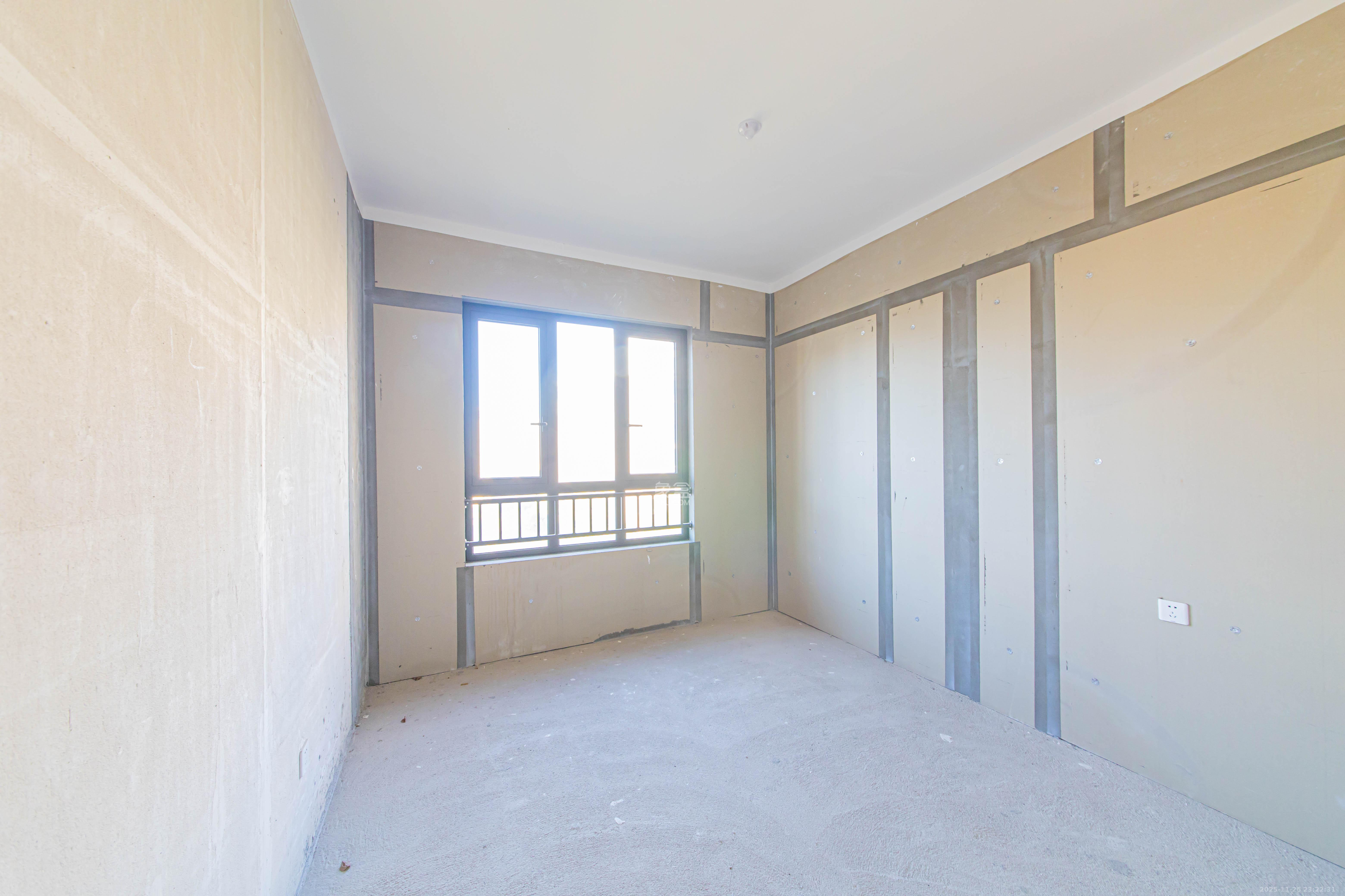 北辰中央公园辰玺洋房区 4室2厅2卫 198.0万 北辰中央公园辰玺洋房区 4室2厅2卫 198.0万卧室