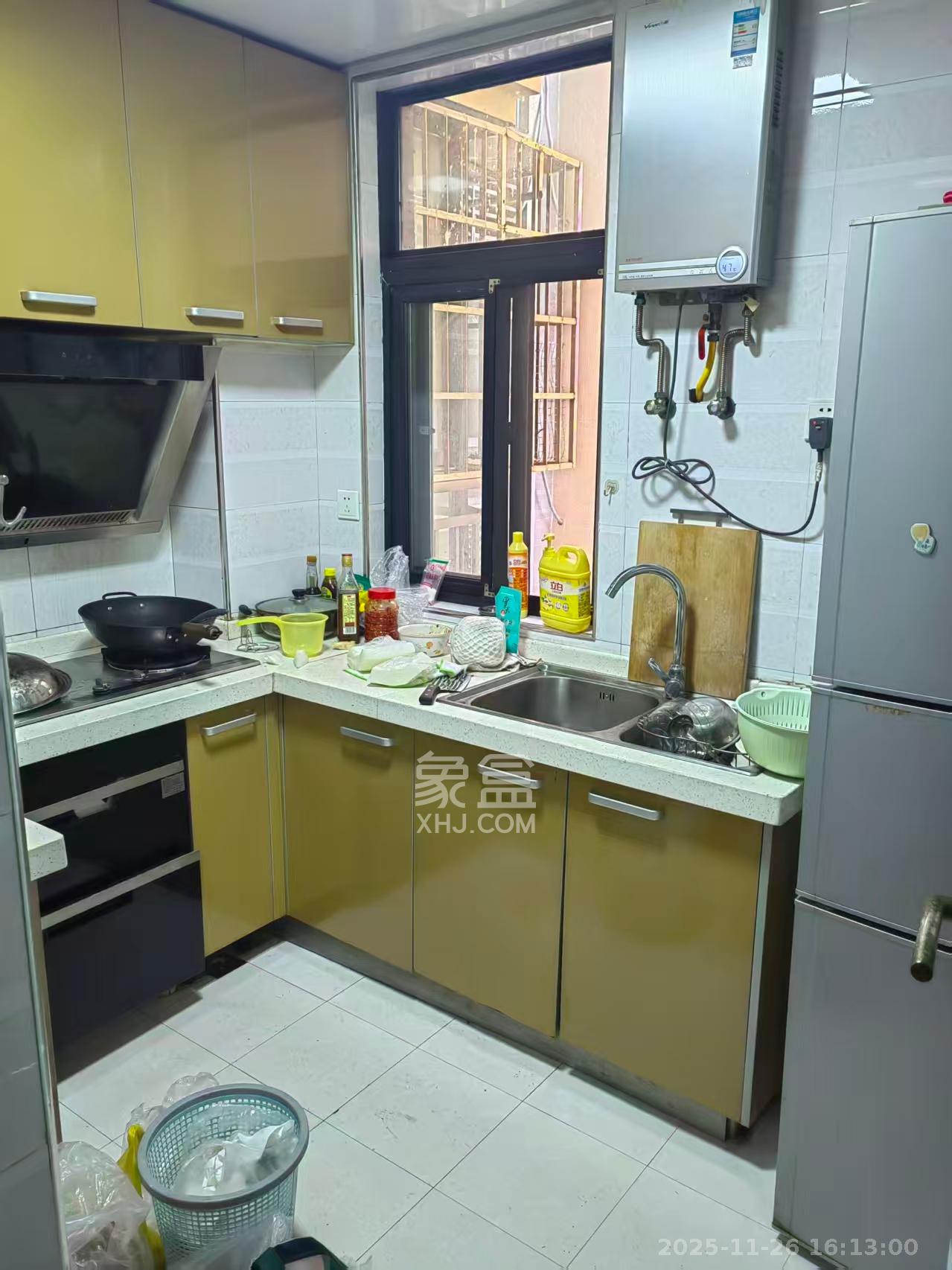 英郡年华  2室1厅1卫    2100.0元/月室内图