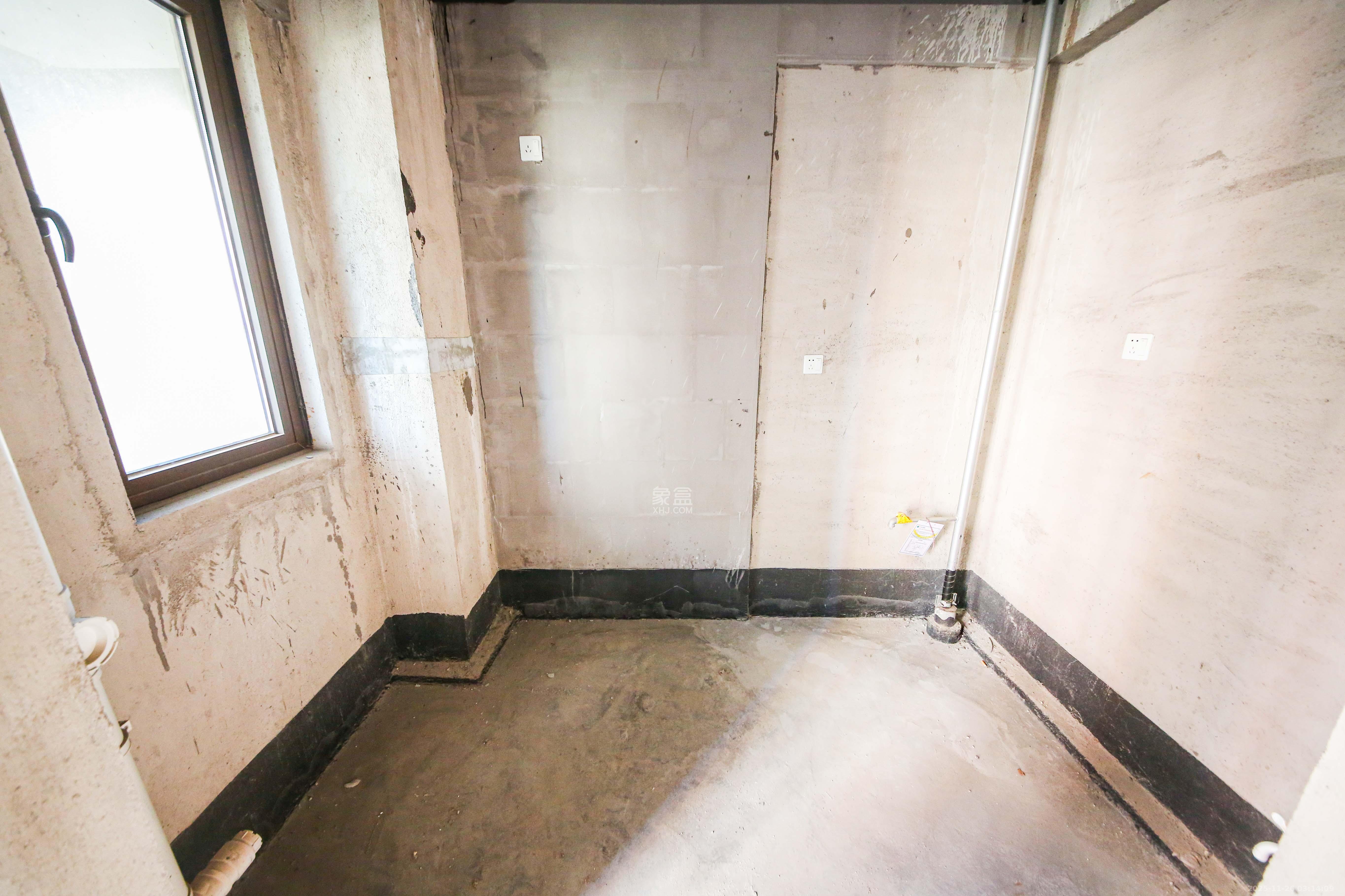 香缇雅苑(鑫远翡丽郡二期) 4室2厅2卫 175.0万 香缇雅苑(鑫远翡丽郡二期) 4室2厅2卫 175.0万厨房