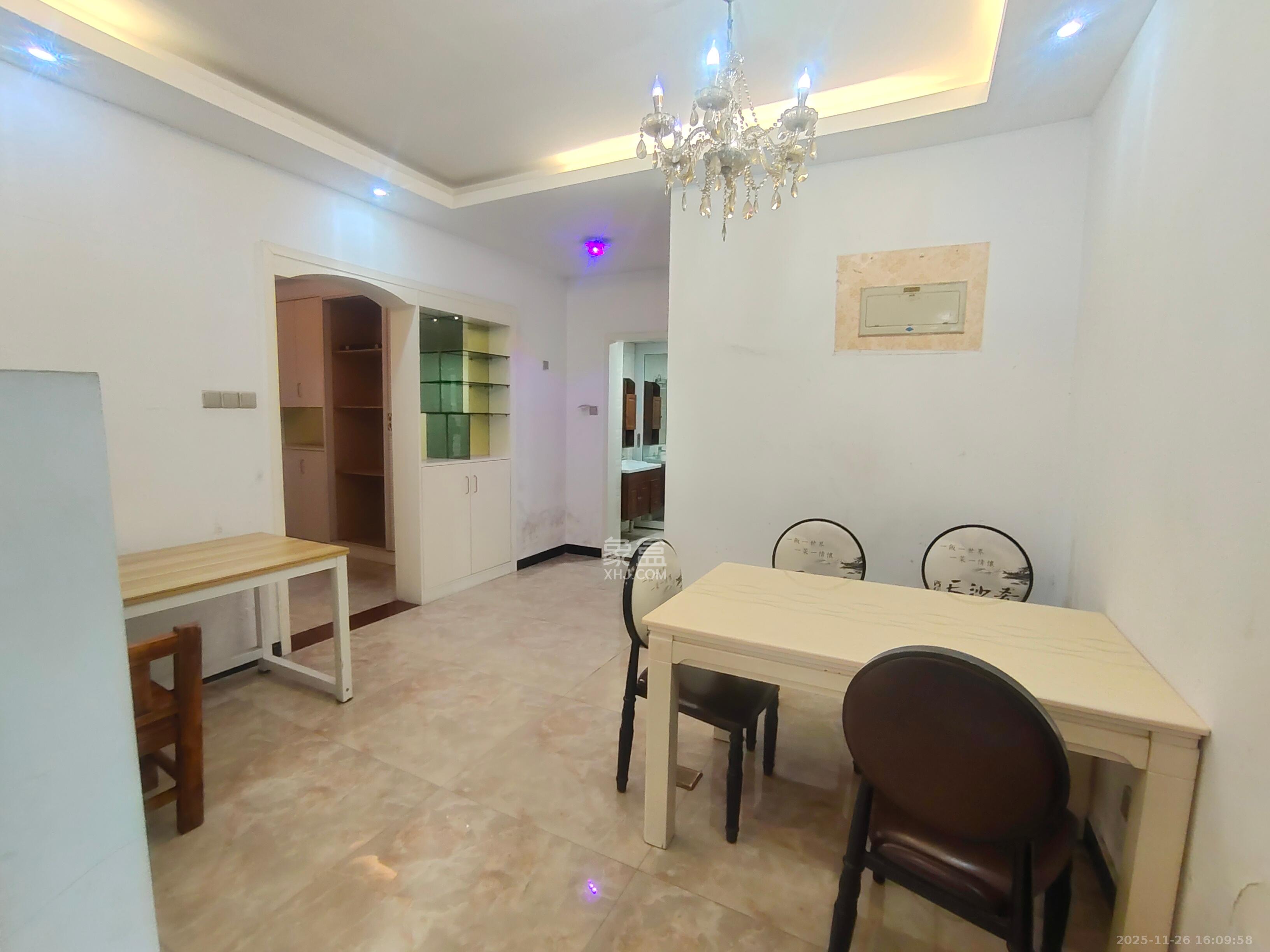 湘江世纪城豪江苑 2室2厅1卫 1800.0元/月 湘江世纪城豪江苑 2室2厅1卫 1800.0元/月室内图