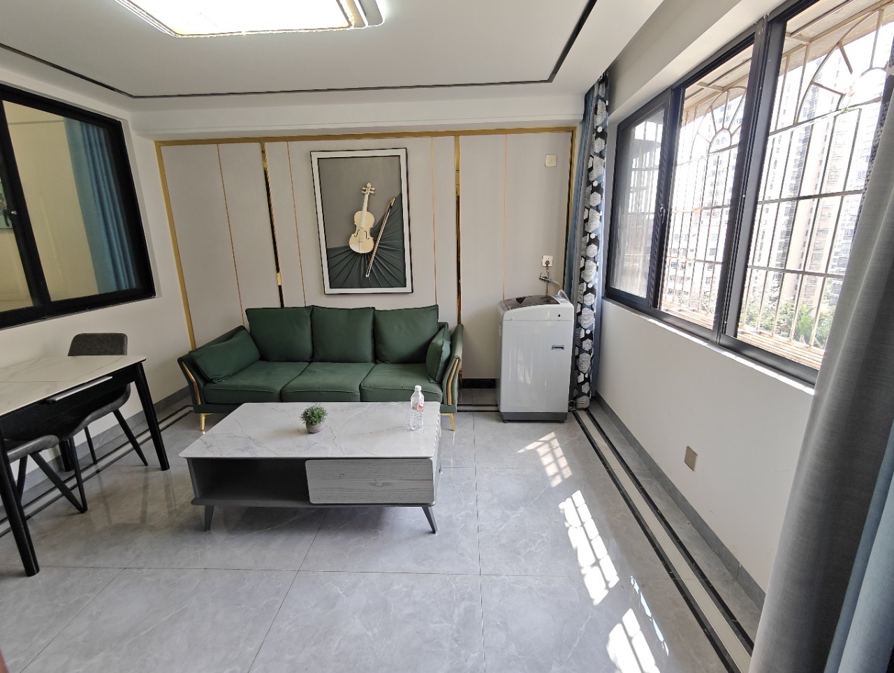 广南大厦 3室1厅1卫 79.0万 广南大厦 3室1厅1卫 79.0万客厅