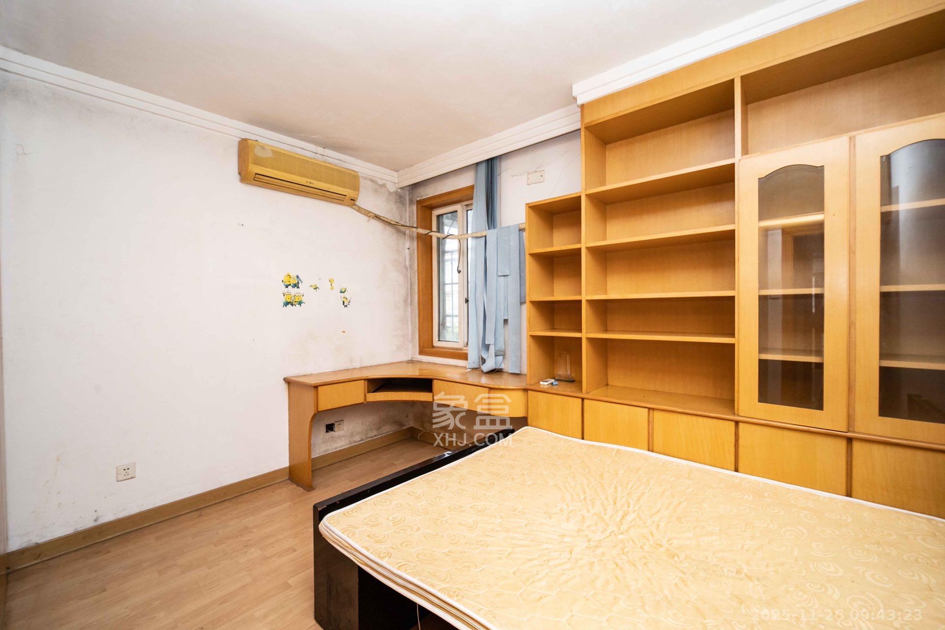 德政园 3室2厅2卫 2000.0元/月 德政园 3室2厅2卫 2000.0元/月室内图