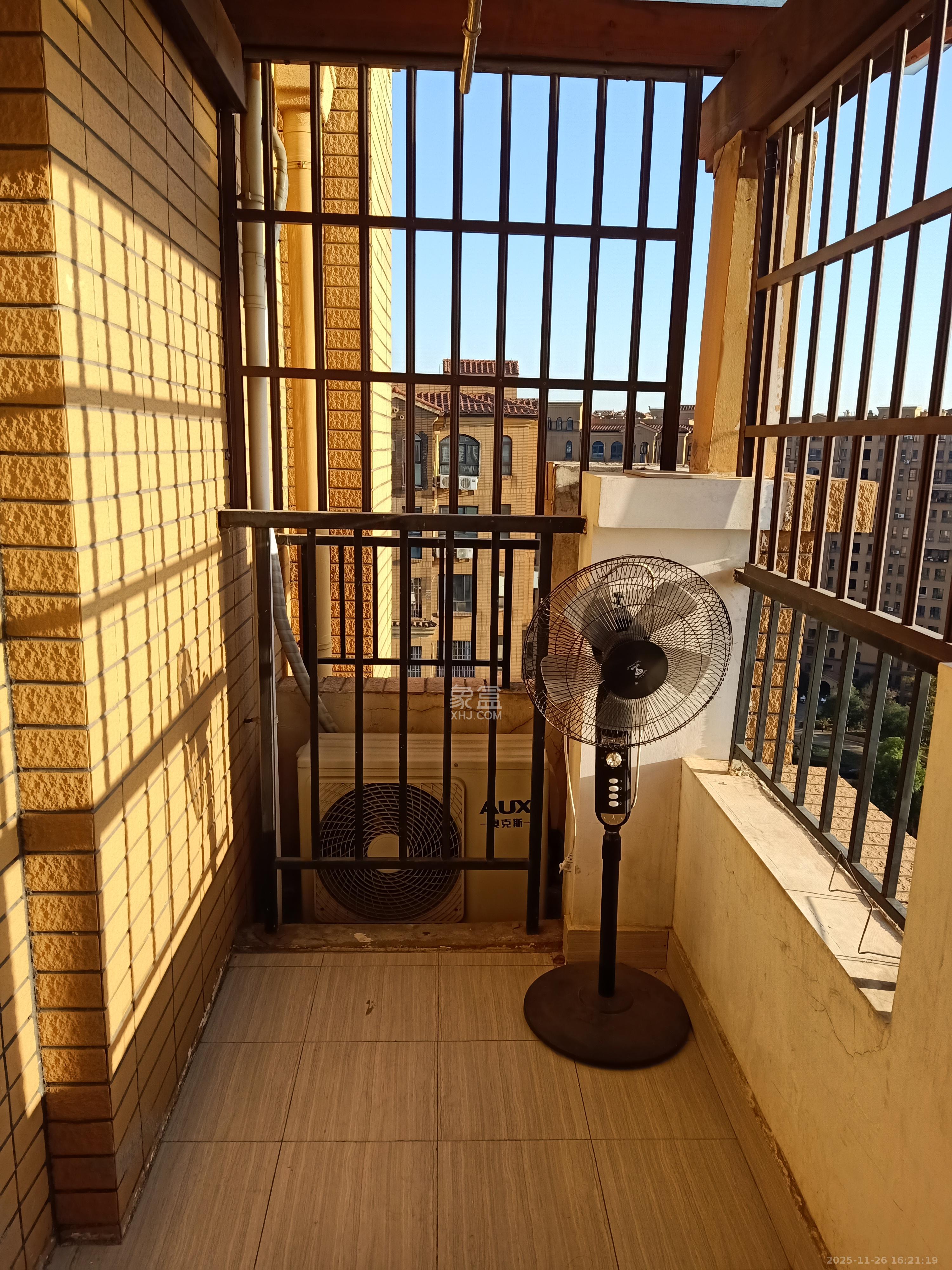 中信凯旋蓝岸(中信新城三期) 1室1厅1卫 1400.0元/月 中信凯旋蓝岸(中信新城三期) 1室1厅1卫 1400.0元/月室内图