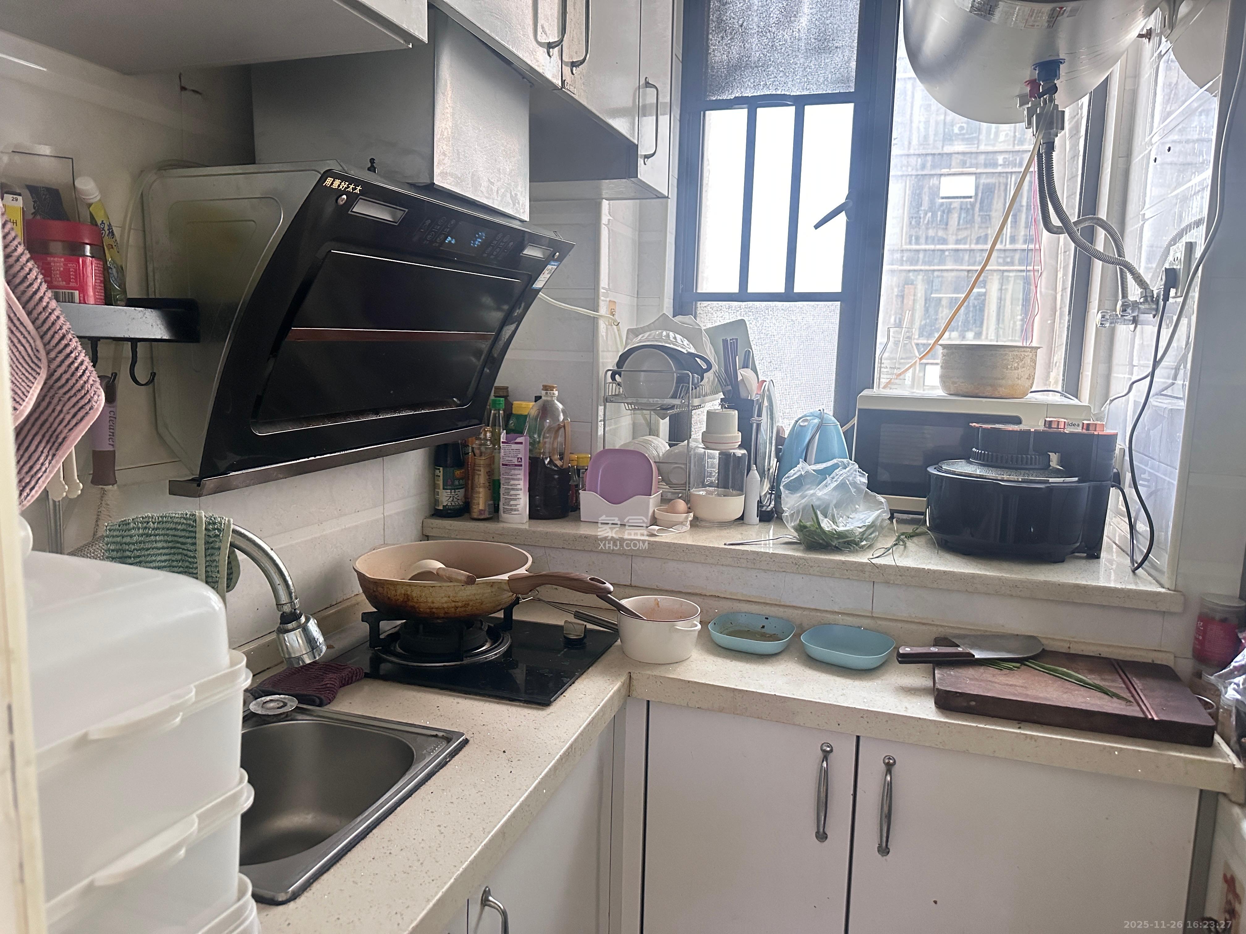 中城丽景香山园  1室1厅1卫    1400.0元/月