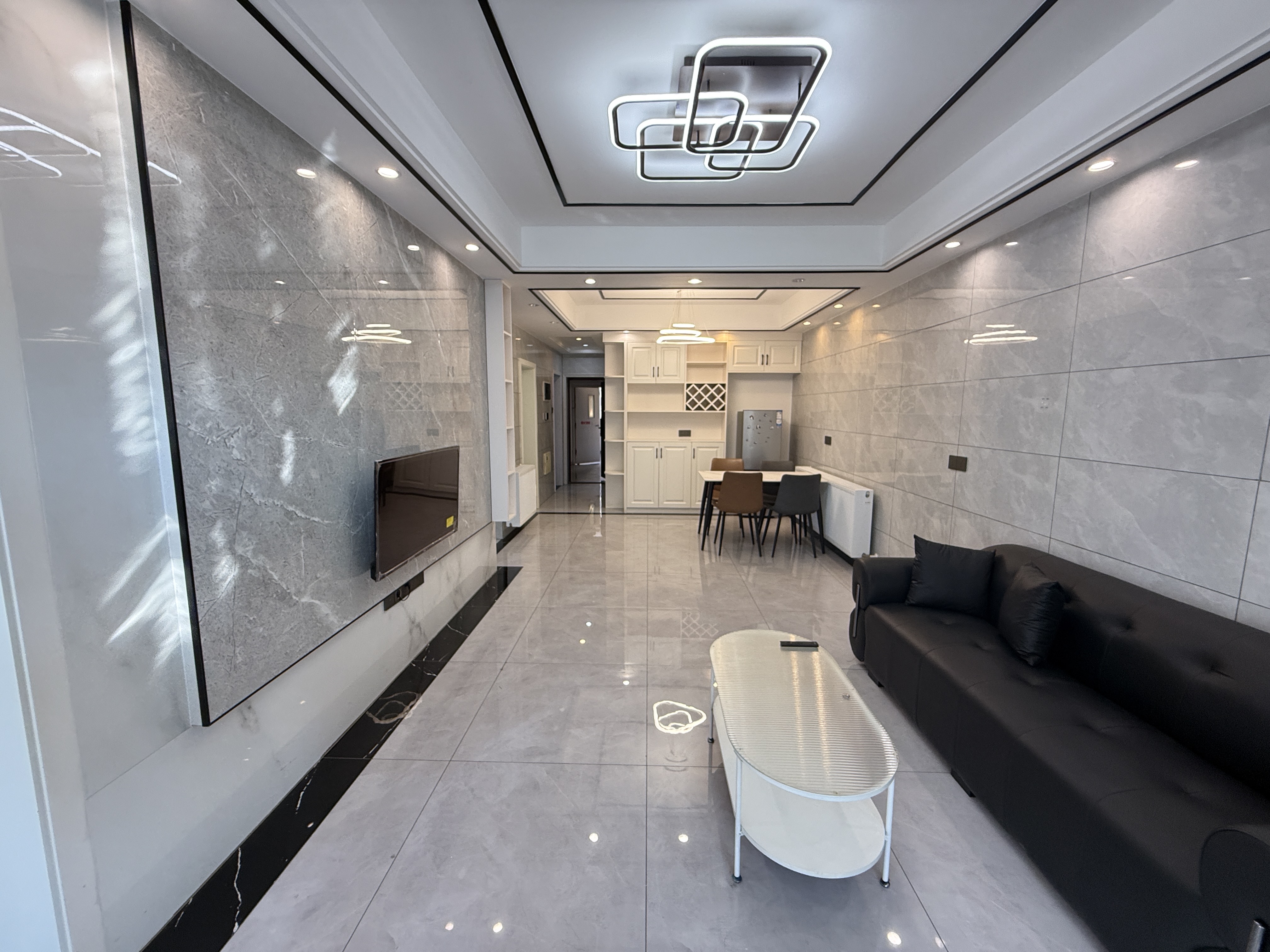 保利香槟国际  3室2厅1卫    2200.0元/月