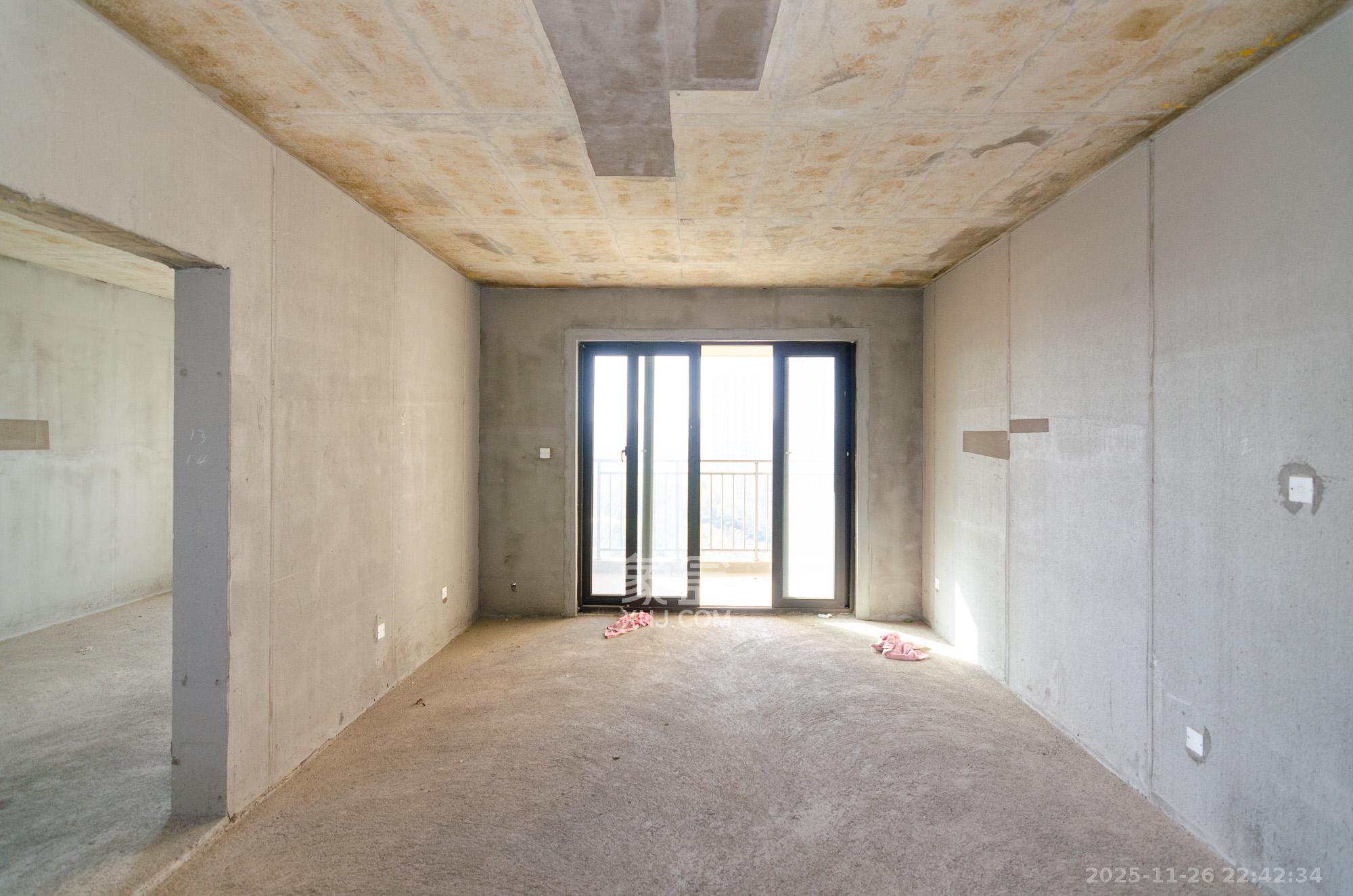 美的翰城 3室2厅2卫 55.0万 美的翰城 3室2厅2卫 55.0万客厅