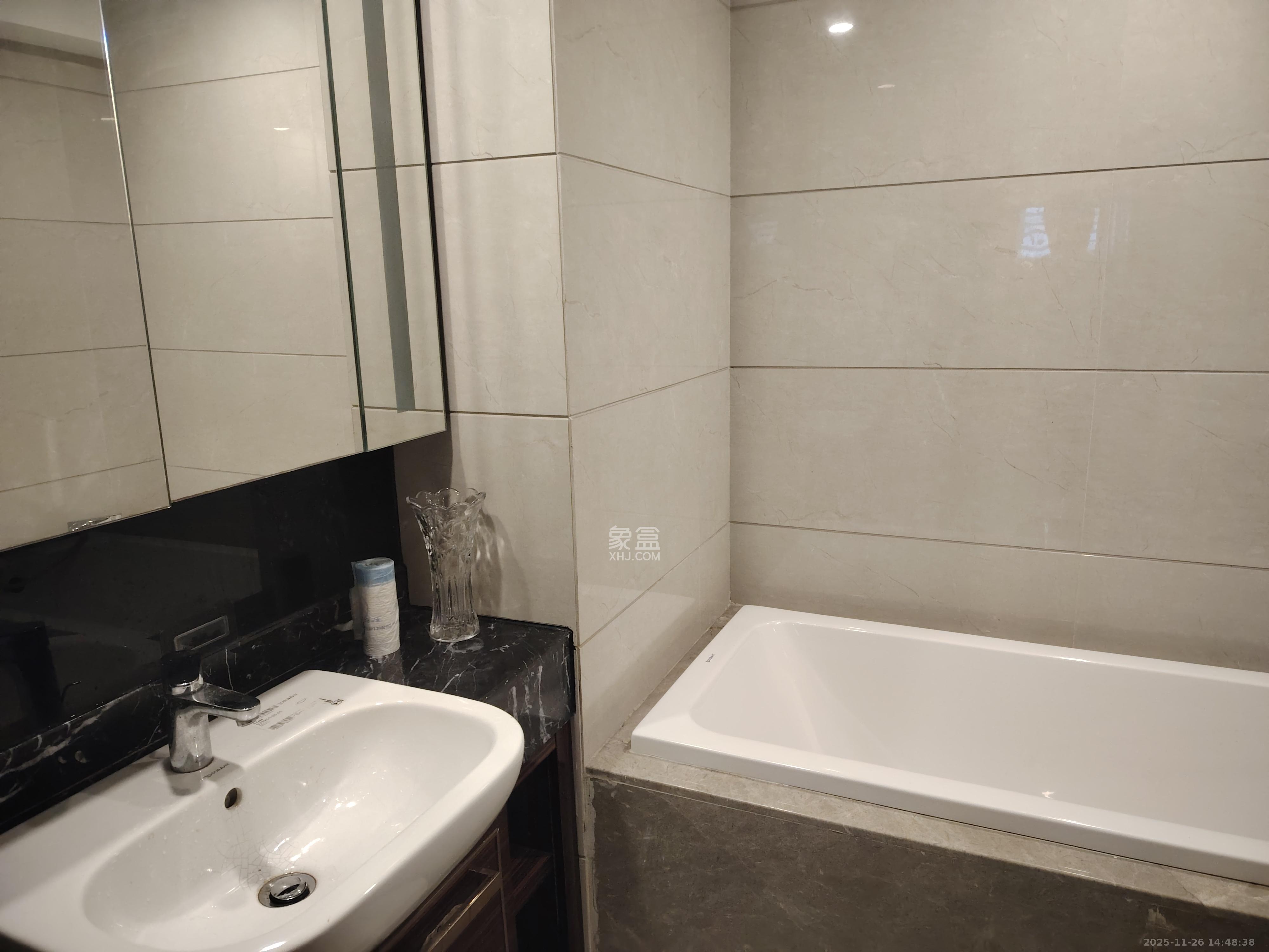 保利国际广场  1室2厅1卫    6000.0元/月室内图