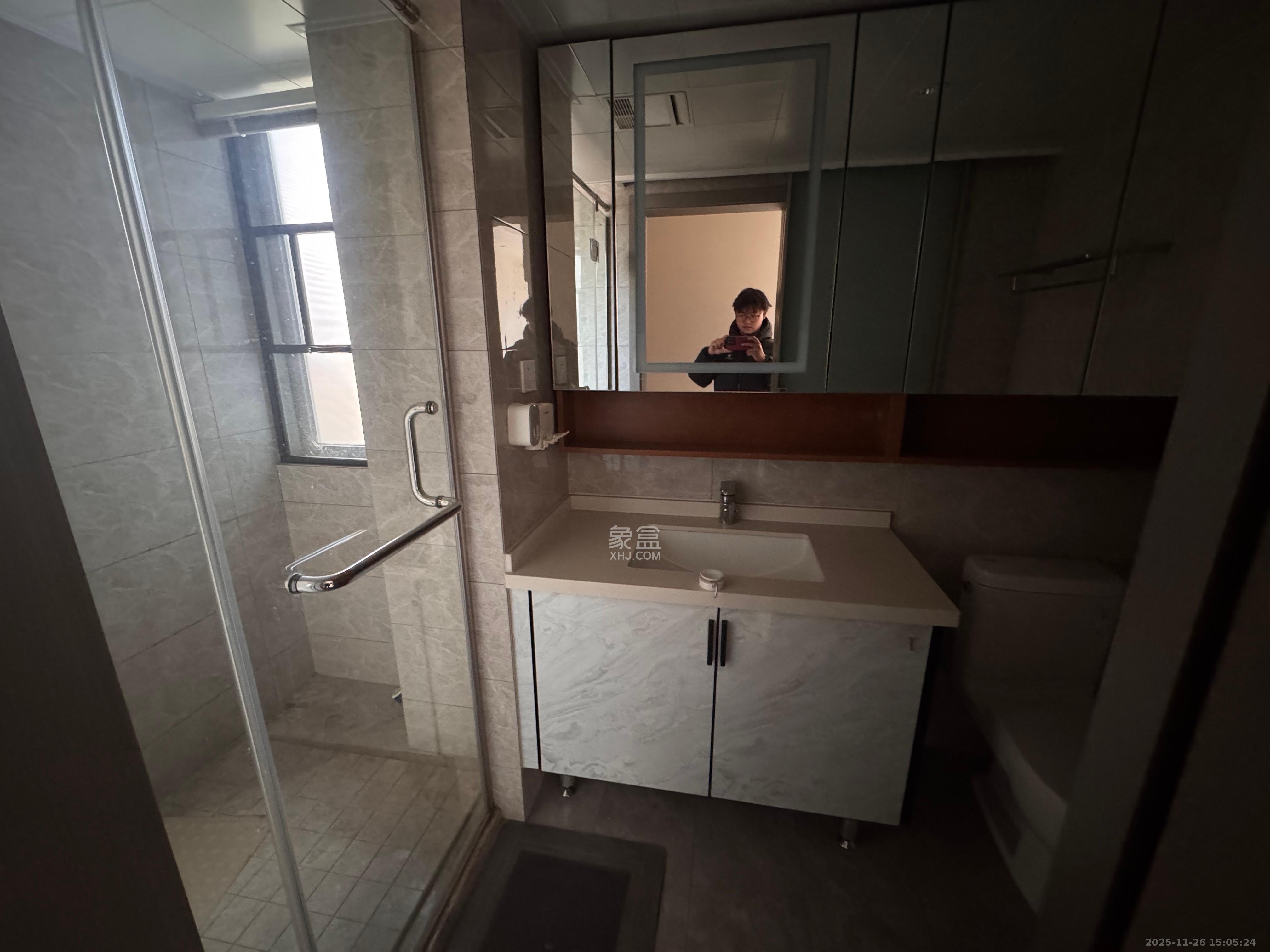 旭辉都会山 3室2厅2卫 3800.0元/月 旭辉都会山 3室2厅2卫 3800.0元/月室内图