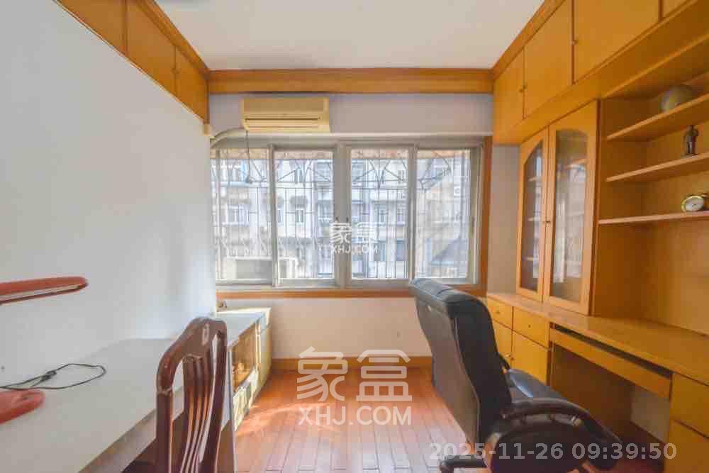 湘农桥社区 3室2厅1卫 2300.0元/月 湘农桥社区 3室2厅1卫 2300.0元/月室内图