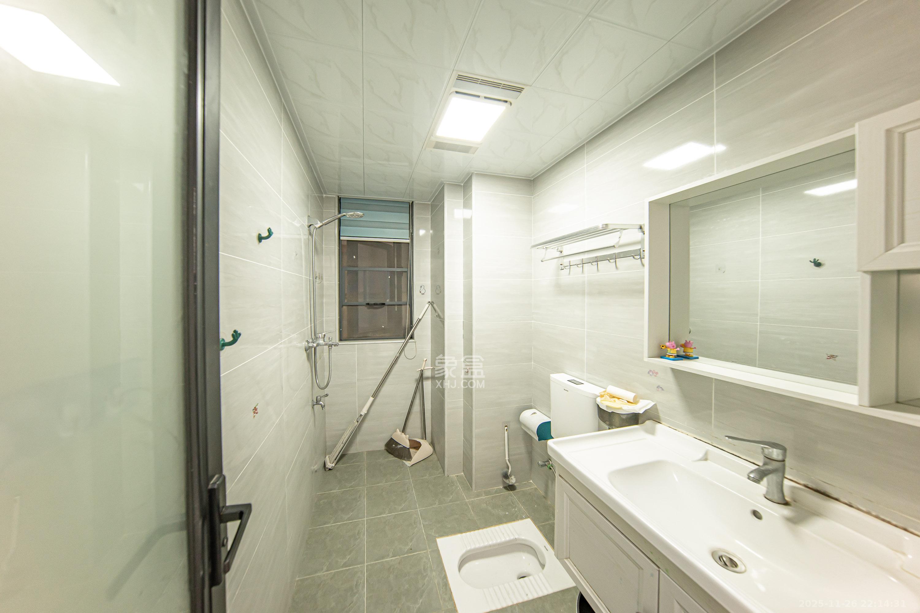 建投象山国际  3室2厅2卫    110.0万卫生间