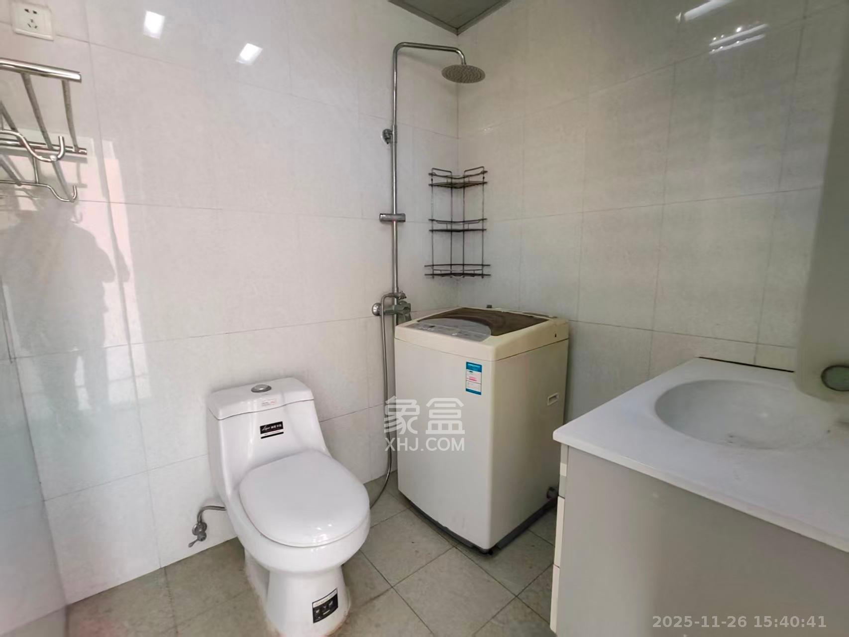 君临国际 3室2厅2卫 5000.0元/月 君临国际 3室2厅2卫 5000.0元/月室内图