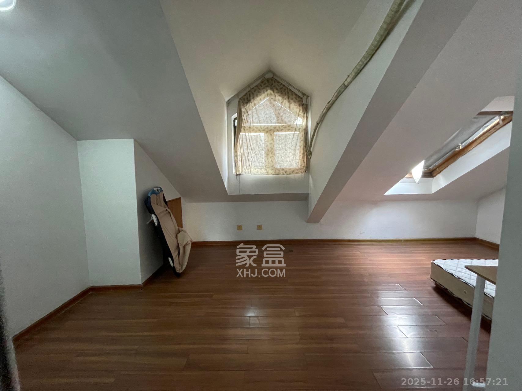 绿城桂花城 4室2厅2卫 2600.0元/月 绿城桂花城 4室2厅2卫 2600.0元/月室内图