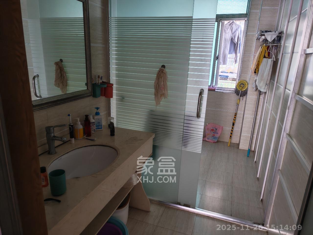 德泽苑 4室2厅2卫 2600.0元/月 德泽苑 4室2厅2卫 2600.0元/月室内图