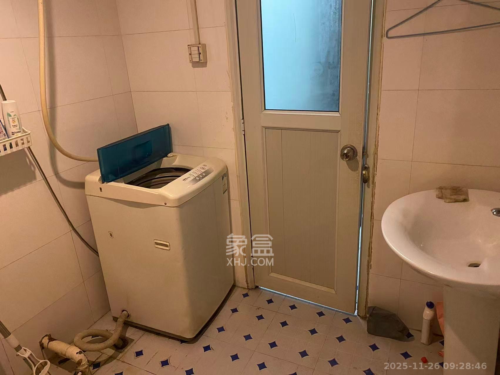 玛依拉山庄 1室1厅1卫 1400.0元/月 玛依拉山庄 1室1厅1卫 1400.0元/月室内图