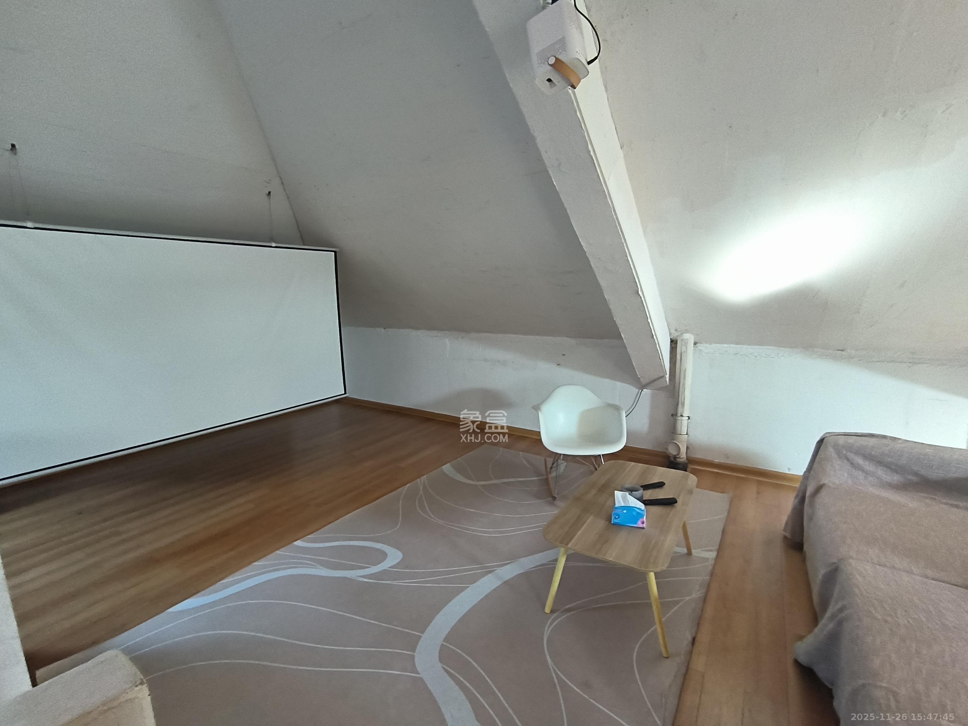 共和世家  4室2厅2卫    2200.0元/月