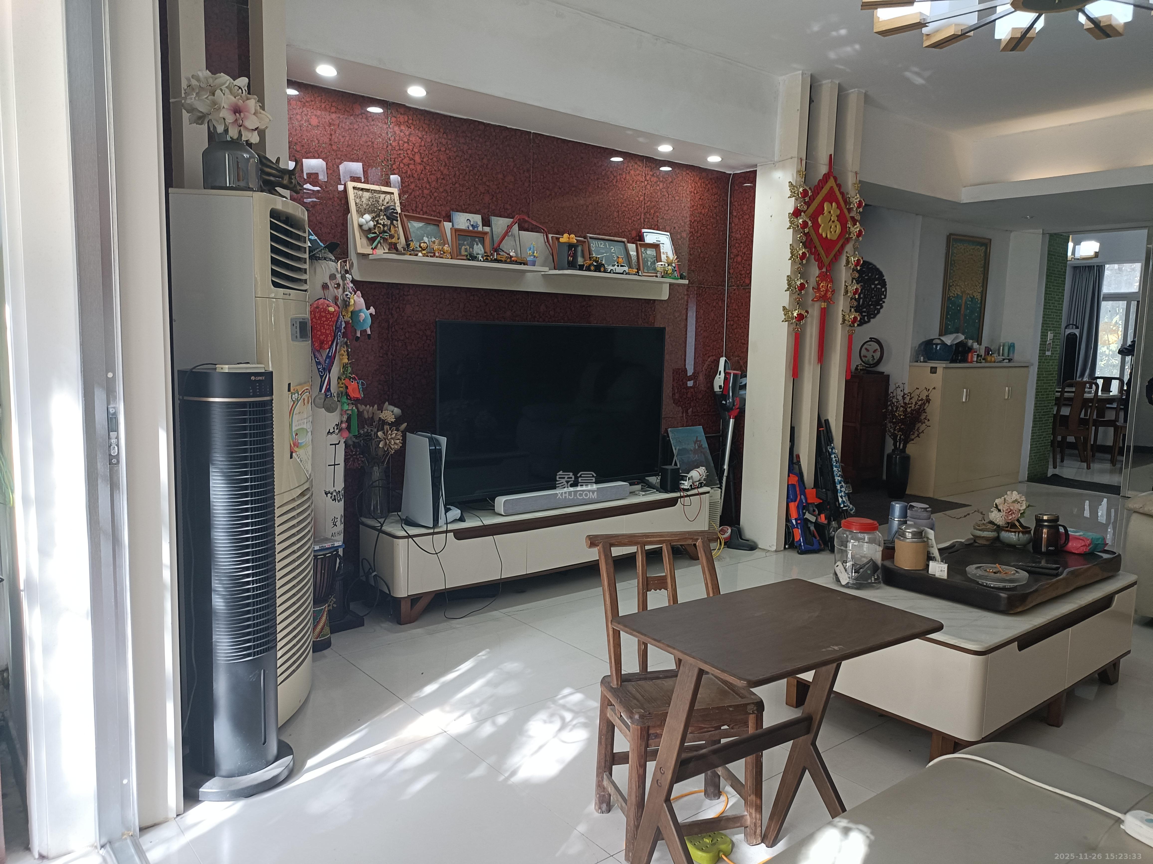 山水人家一二期  3室2厅3卫    3000.0元/月室内图