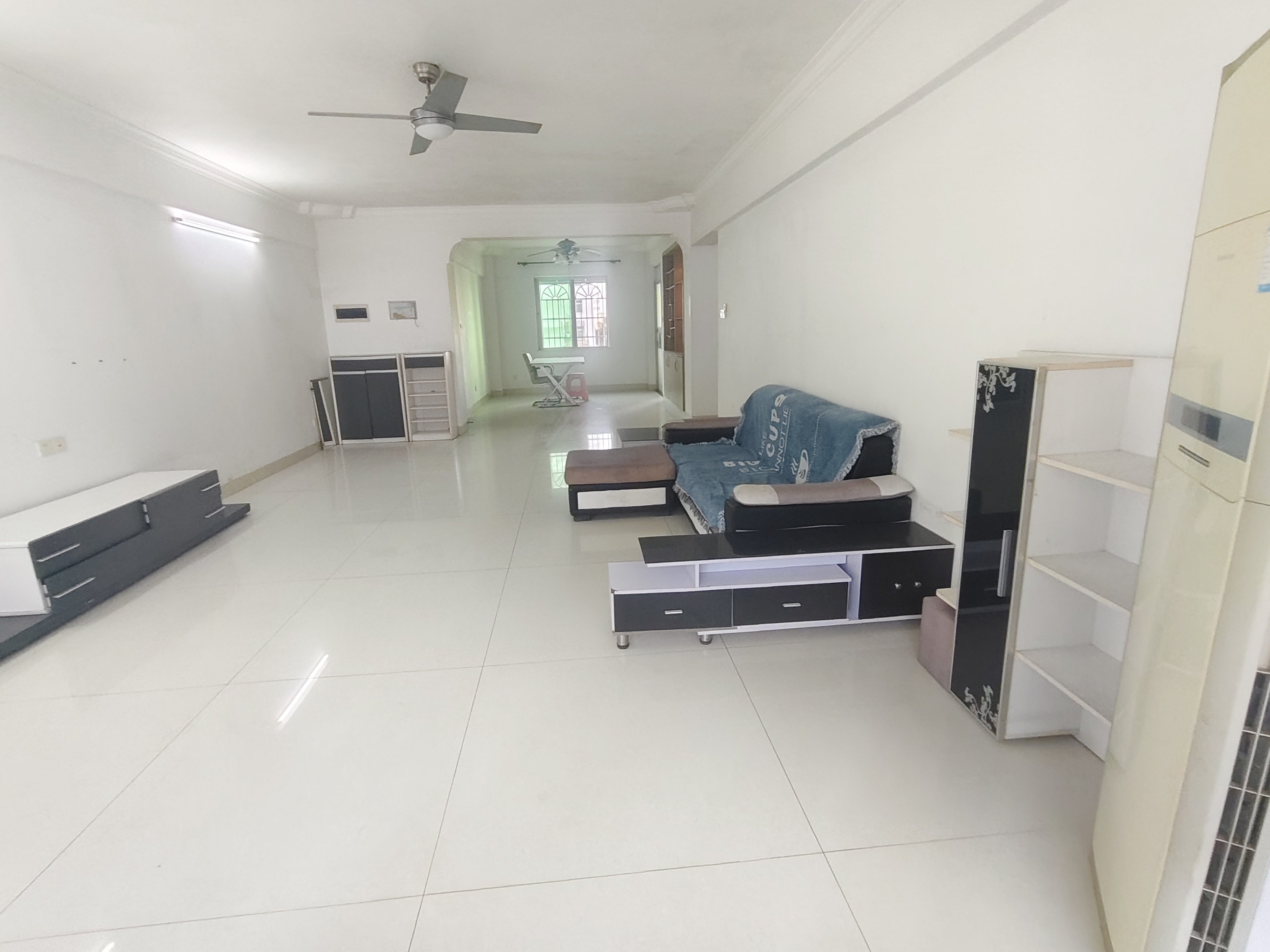 海口交通局宿舍 4室2厅2卫 2900.0元/月 海口交通局宿舍 4室2厅2卫 2900.0元/月室内图