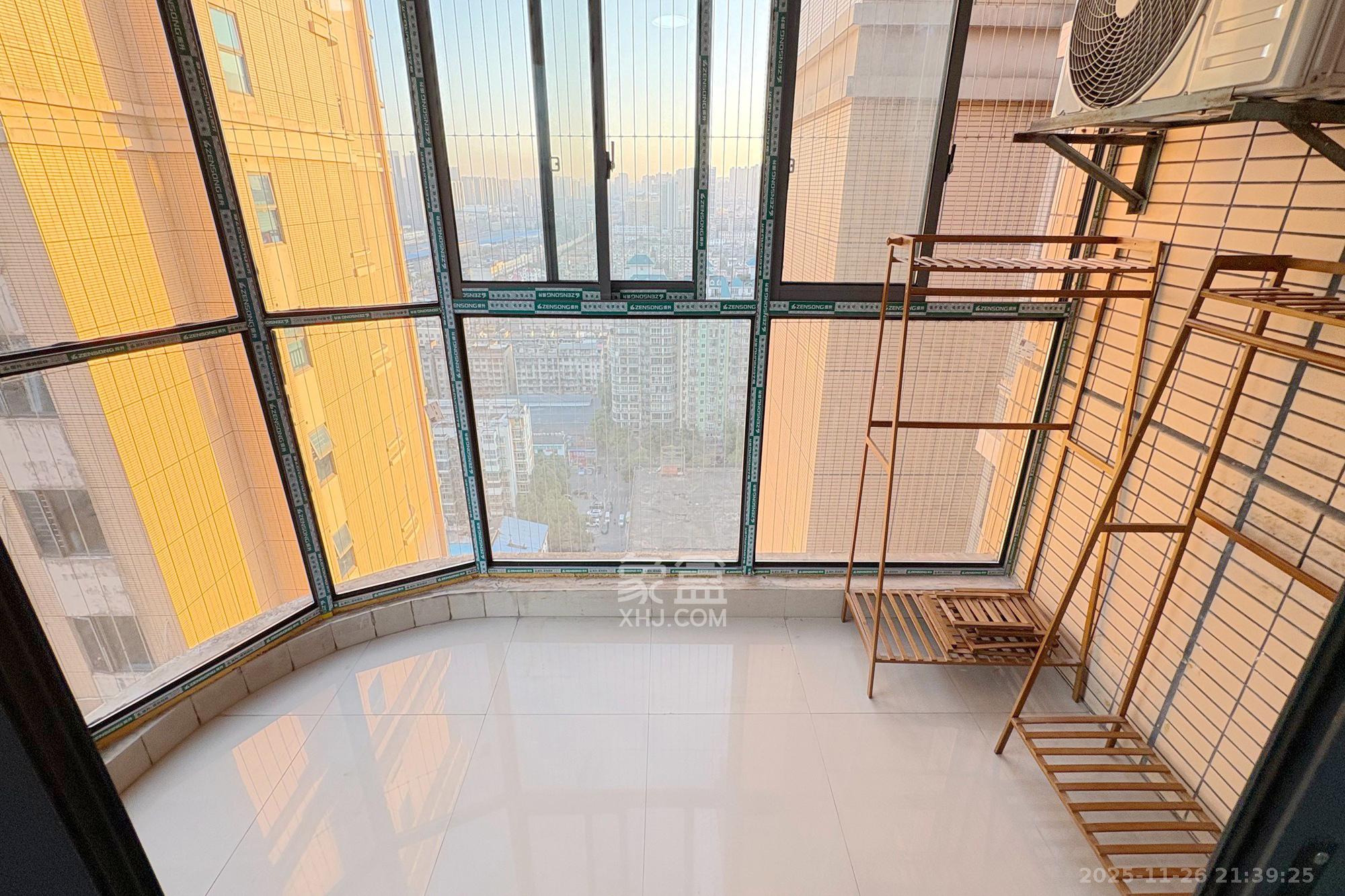 融圣国际 2室1厅1卫 89.0万 融圣国际 2室1厅1卫 89.0万阳台