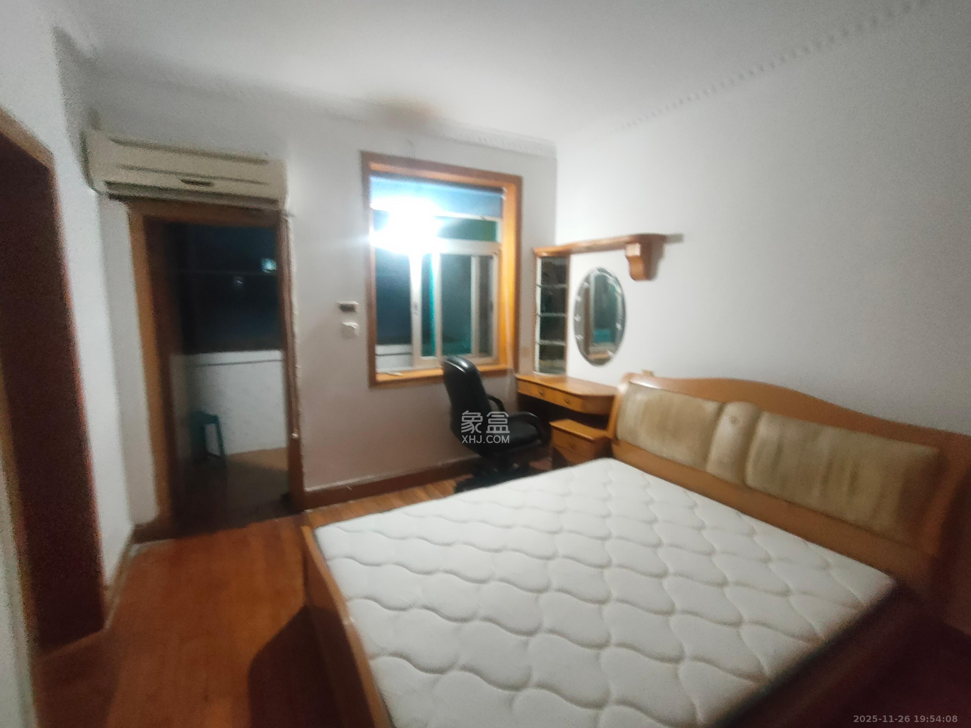 女子监狱单位宿舍 2室2厅1卫 1200.0元/月 女子监狱单位宿舍 2室2厅1卫 1200.0元/月室内图