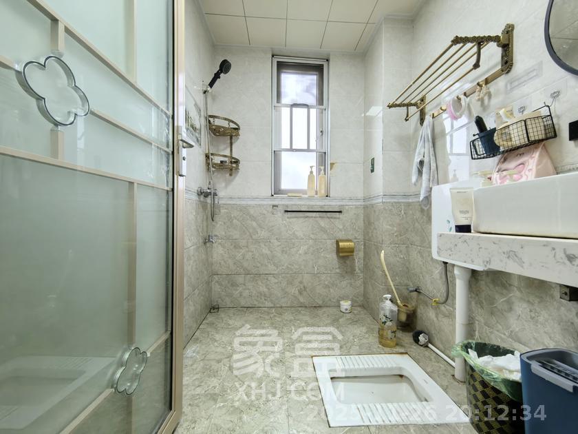 金科世界城 3室2厅2卫 2300.0元/月 金科世界城 3室2厅2卫 2300.0元/月室内图