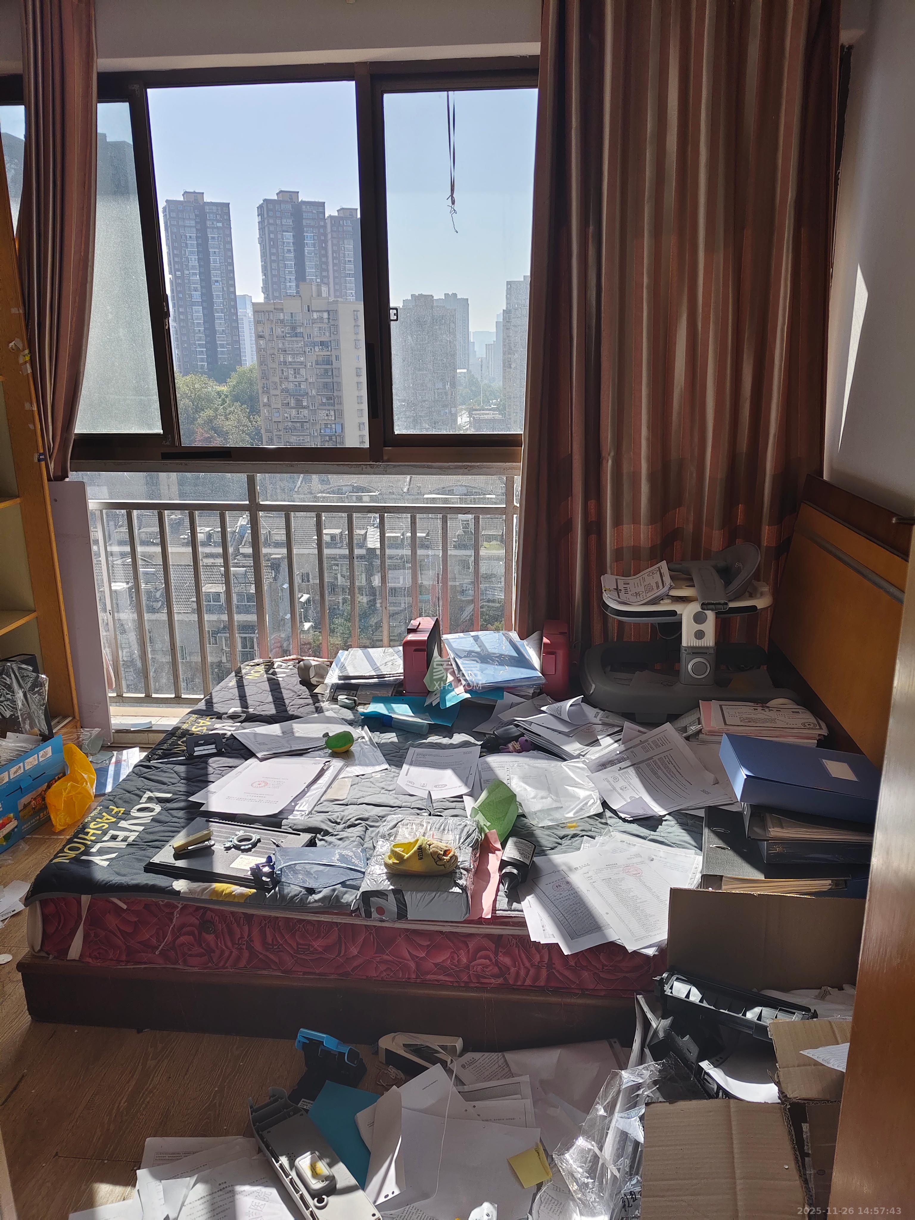 新诚小区 3室2厅1卫 1800.0元/月 新诚小区 3室2厅1卫 1800.0元/月室内图