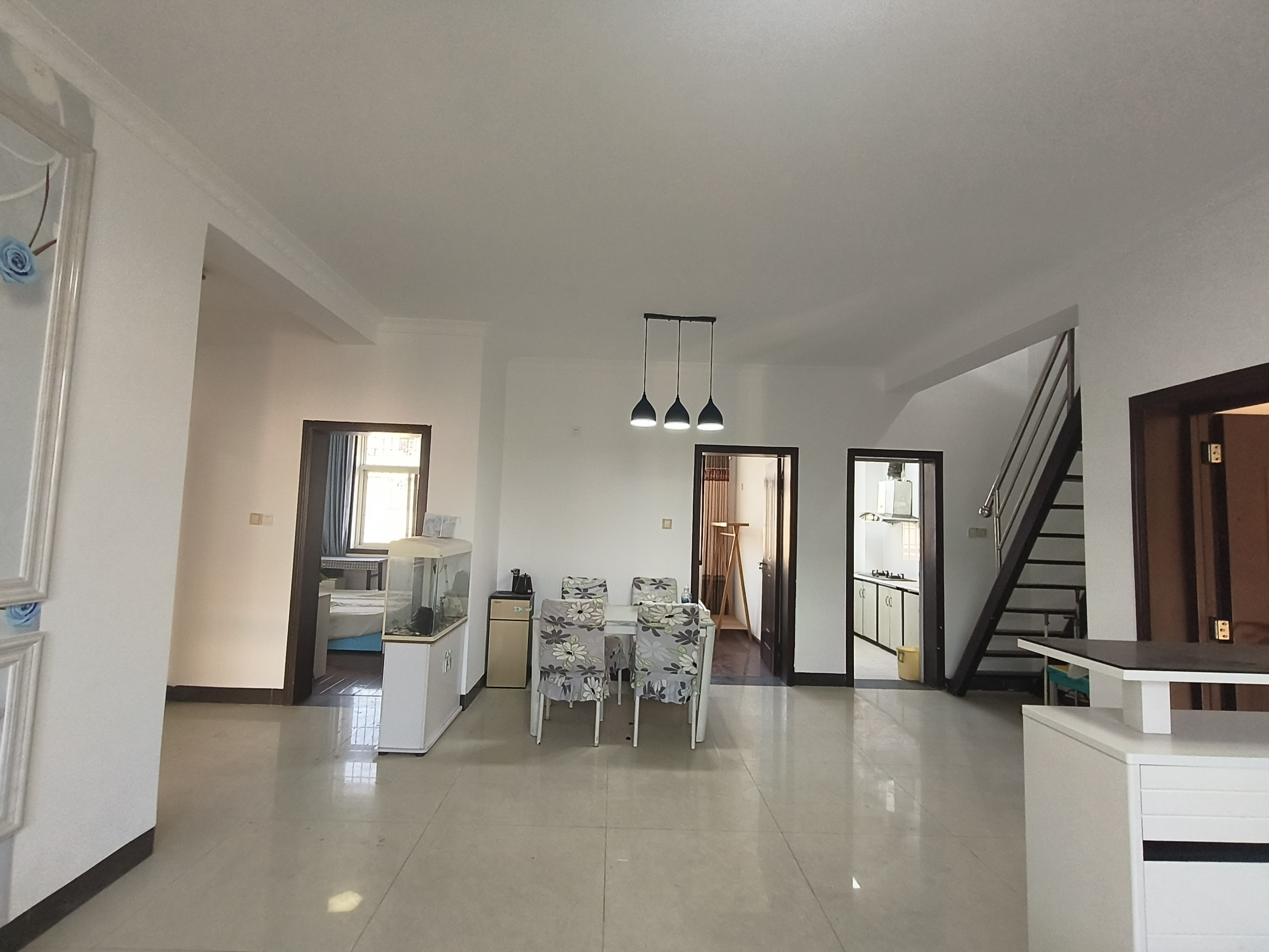 广圆秀之都  3室2厅2卫    29.8万客厅