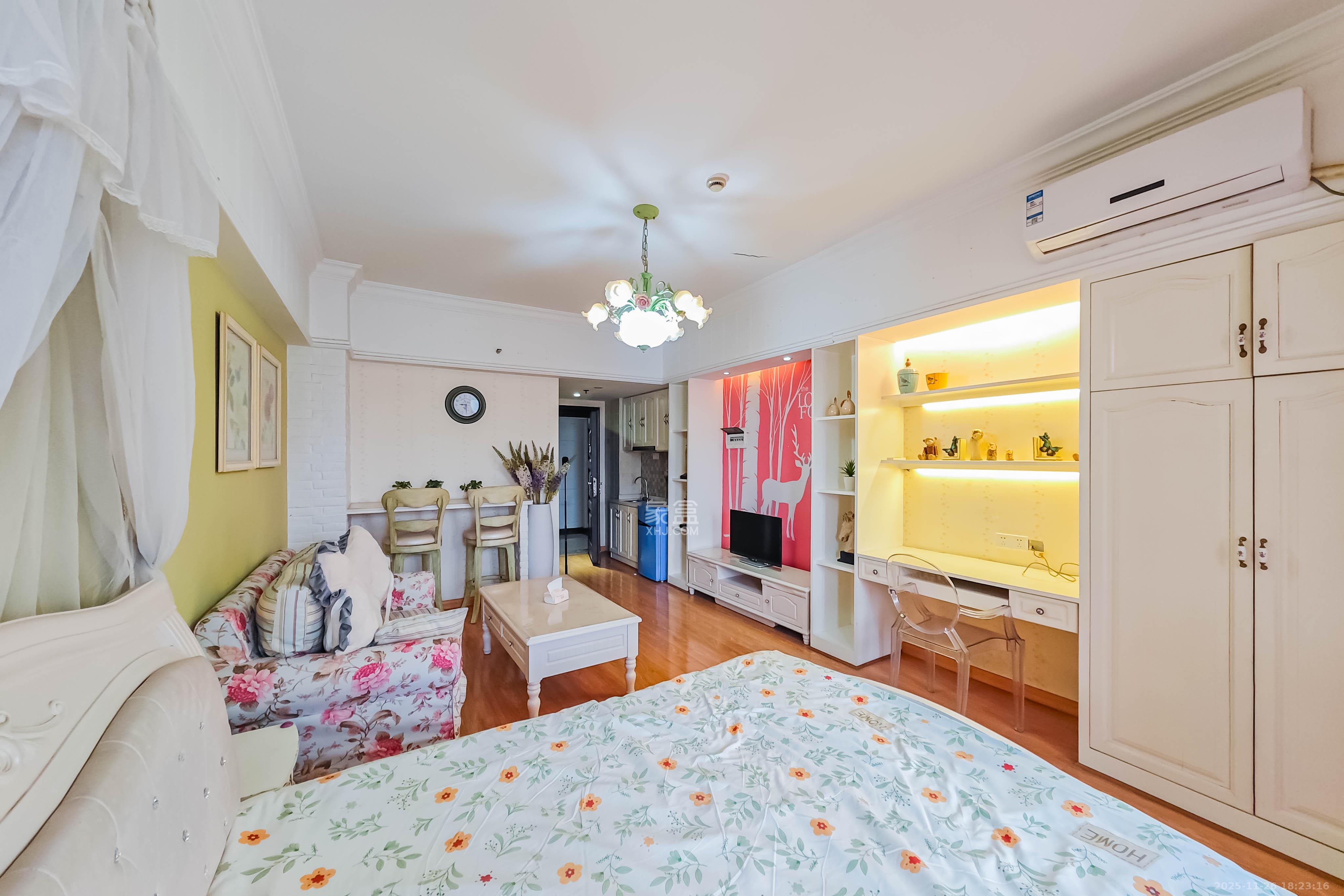 英郡年华 1室1厅1卫 23.0万 英郡年华 1室1厅1卫 23.0万客厅