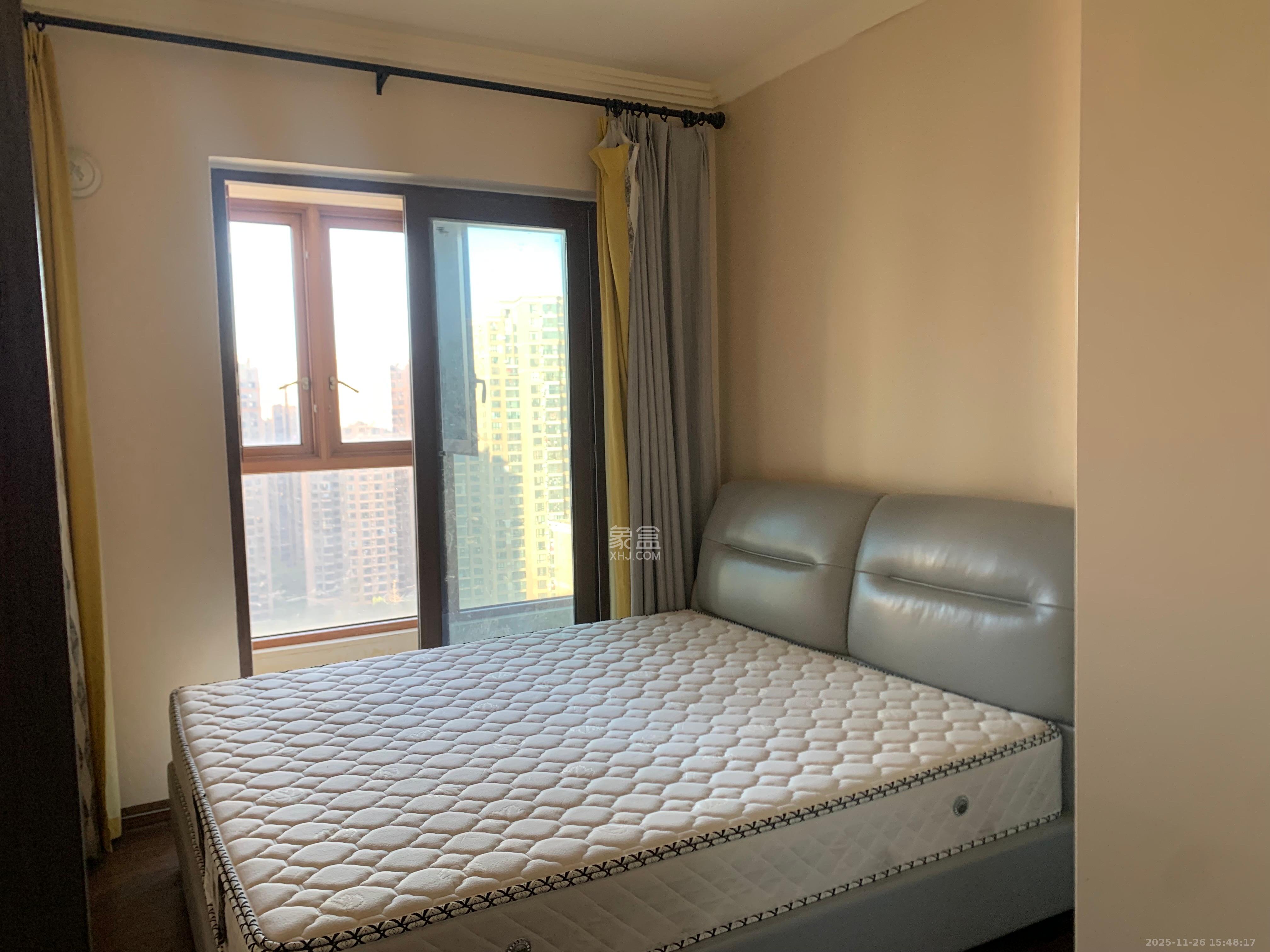 碧桂园中央花园  4室2厅2卫    3500.0元/月室内图